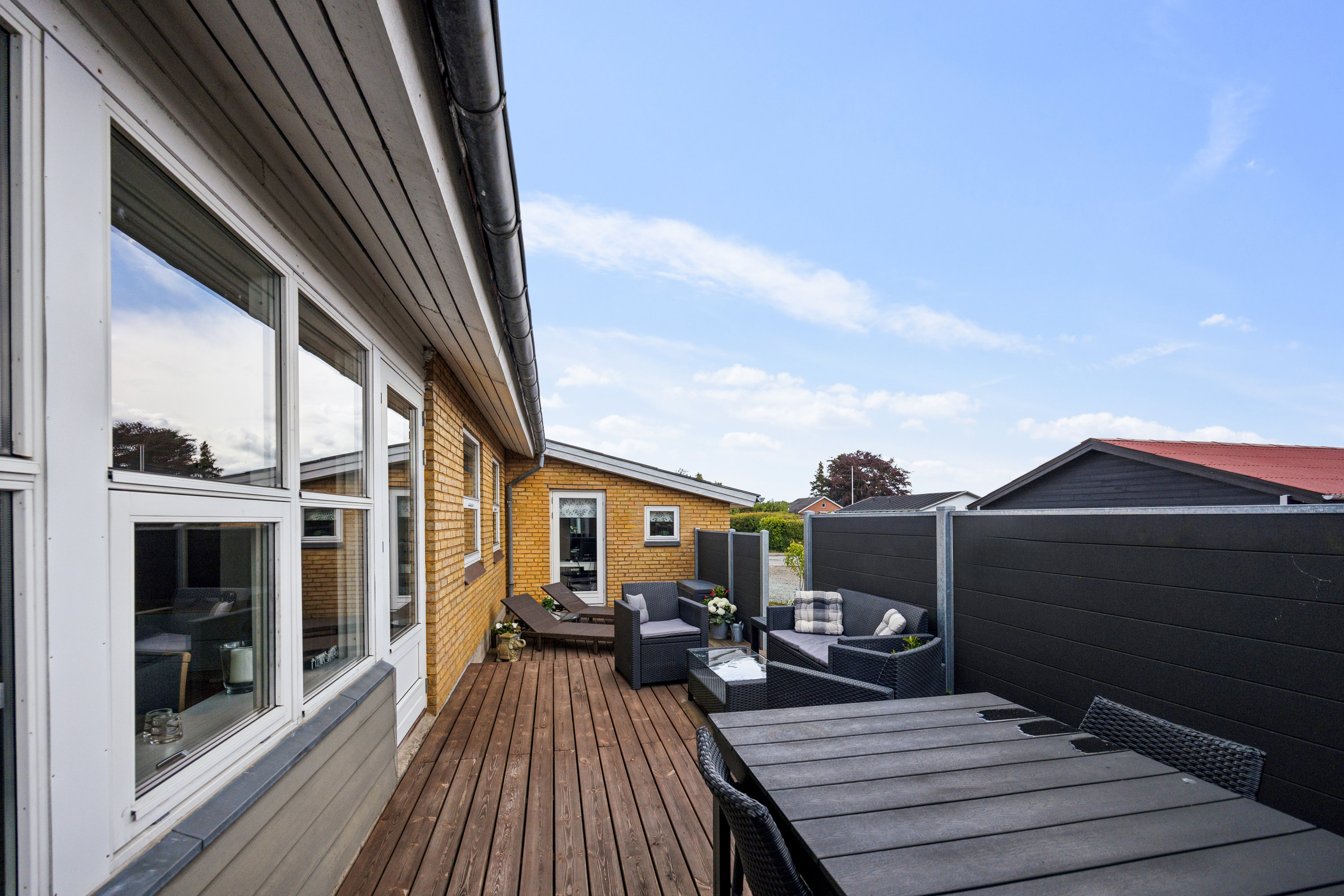 Miniaturebillede 1: terrasse. Billede af Bakkelyvej 9, 9380 Vestbjerg