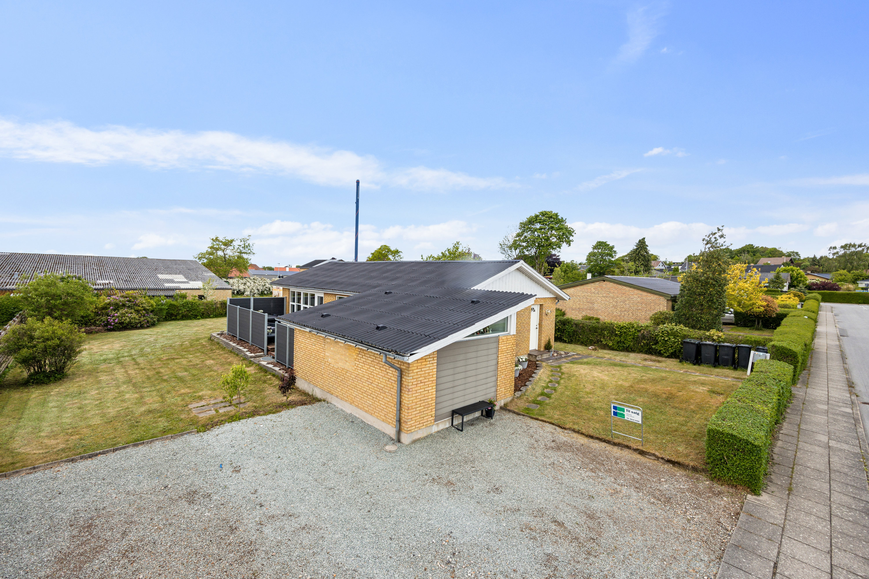 Fremhævet ejendom 1 billede i fuldskærmstilstand. Billede af Bakkelyvej 9, 9380 Vestbjerg