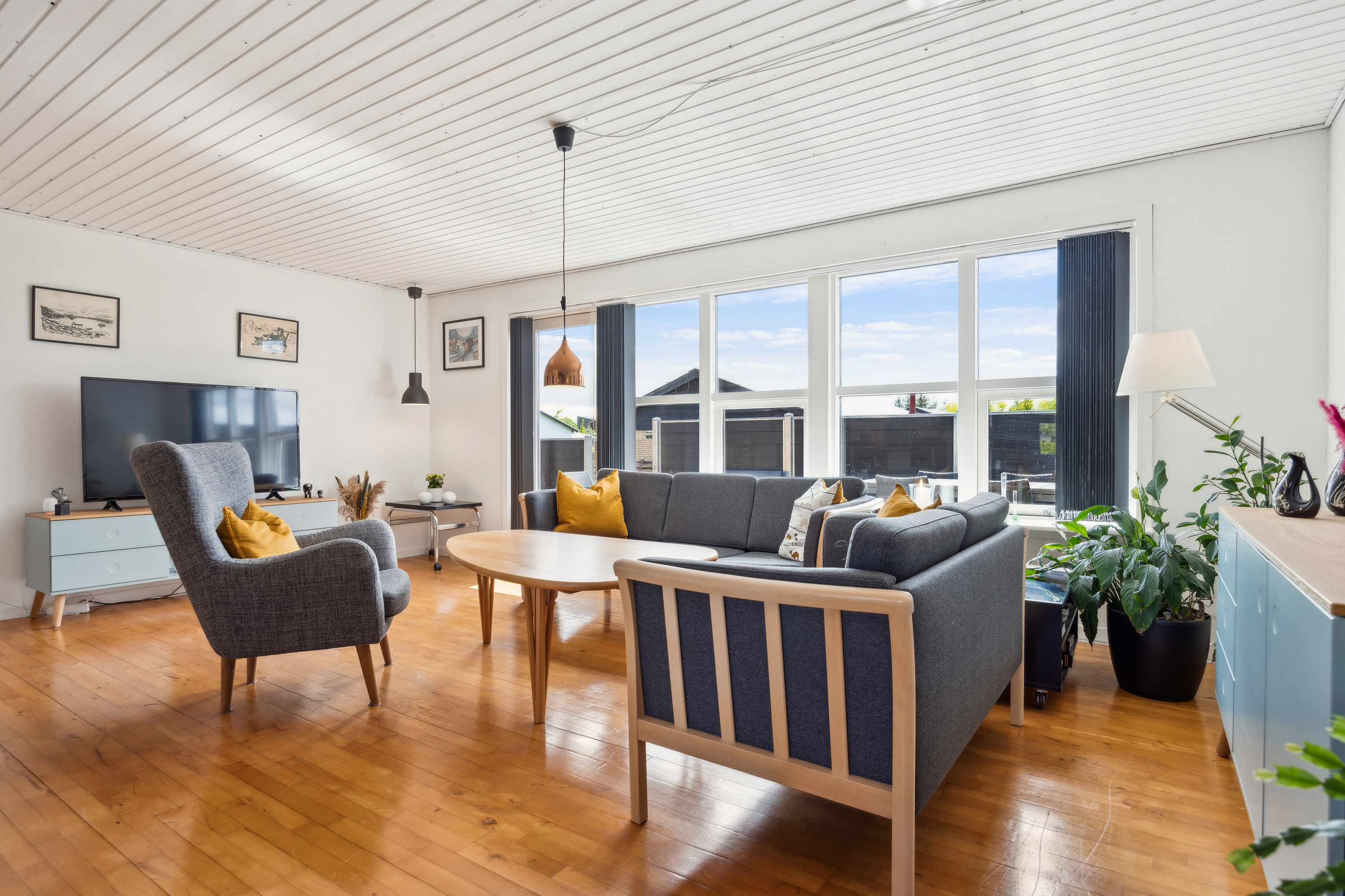 Fremhævet stue billede i fuldskærmstilstand. Billede af Bakkelyvej 9, 9380 Vestbjerg