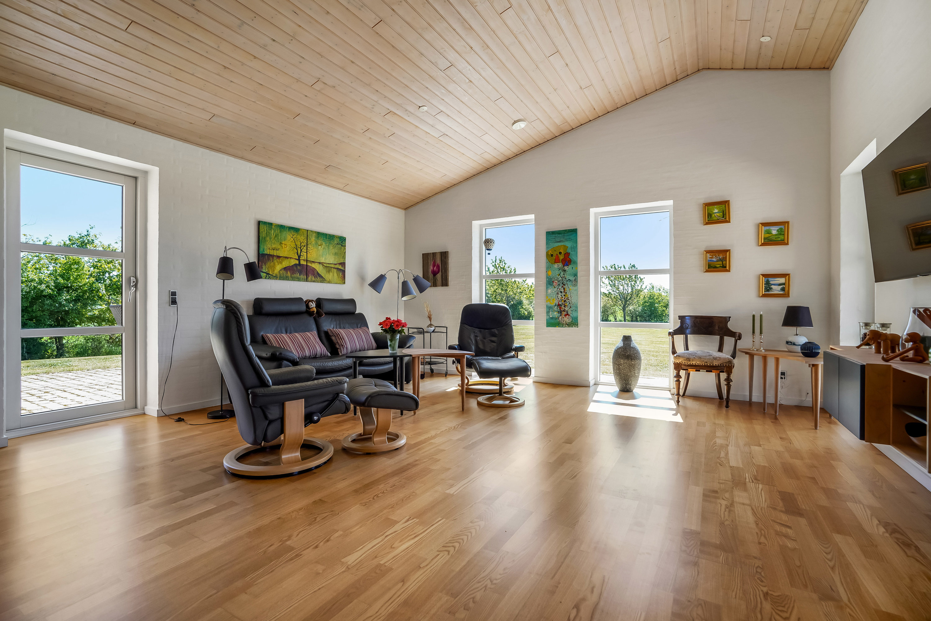 Fremhævet stue billede i fuldskærmstilstand. Billede af Kærvejen 47, 7171 Uldum