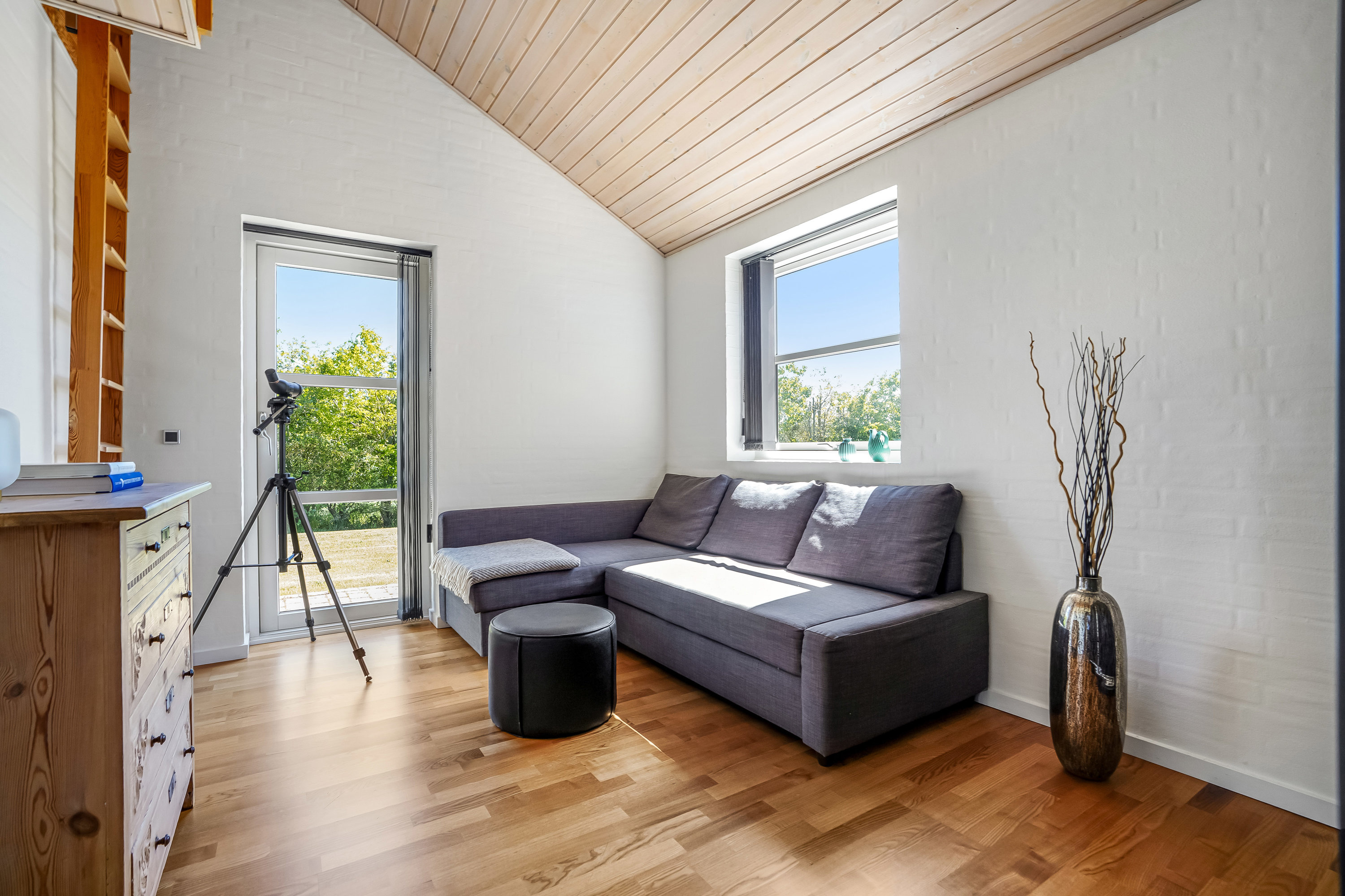 Fremhævet stue billede i fuldskærmstilstand. Billede af Kærvejen 47, 7171 Uldum