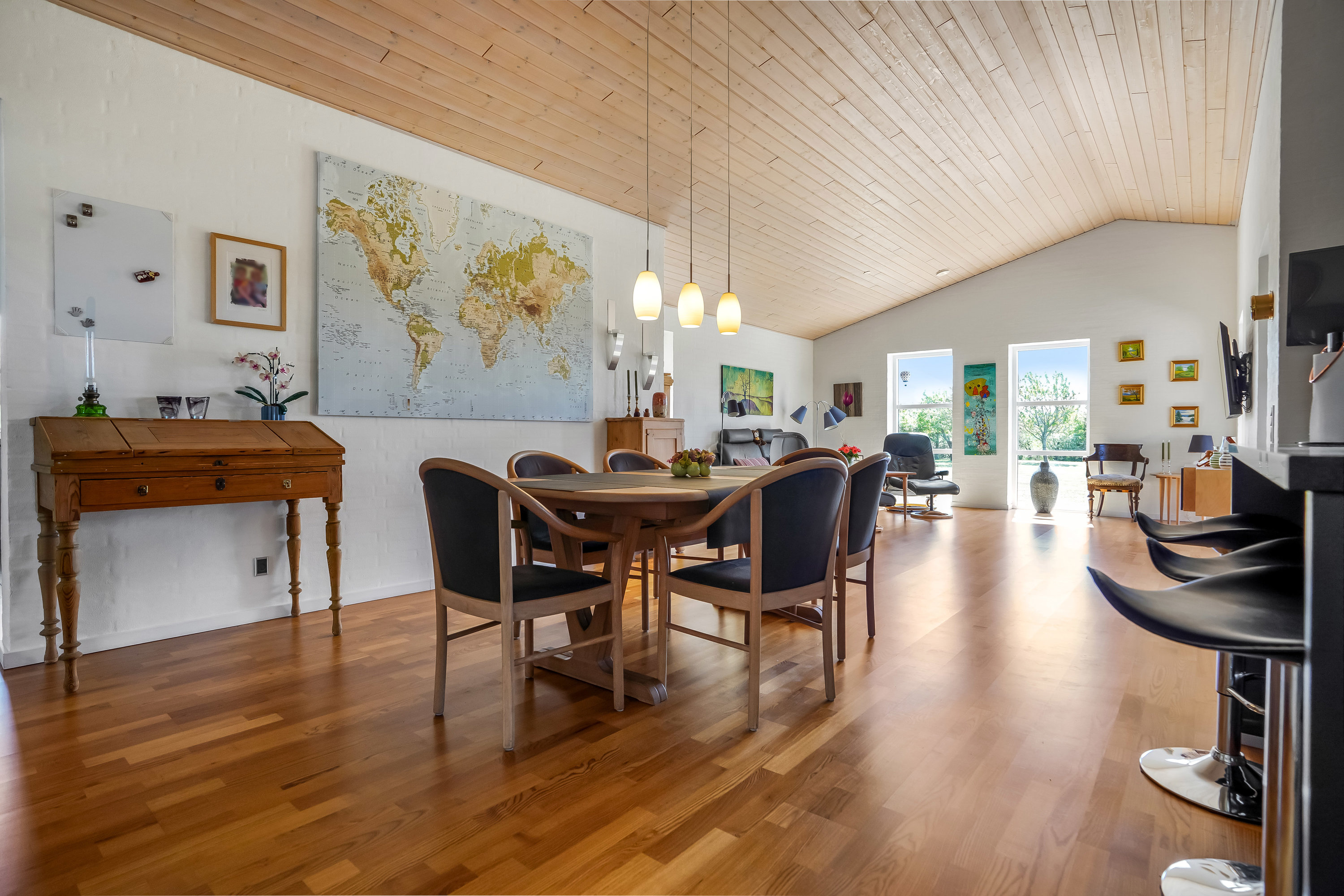 Fremhævet stue billede i fuldskærmstilstand. Billede af Kærvejen 47, 7171 Uldum