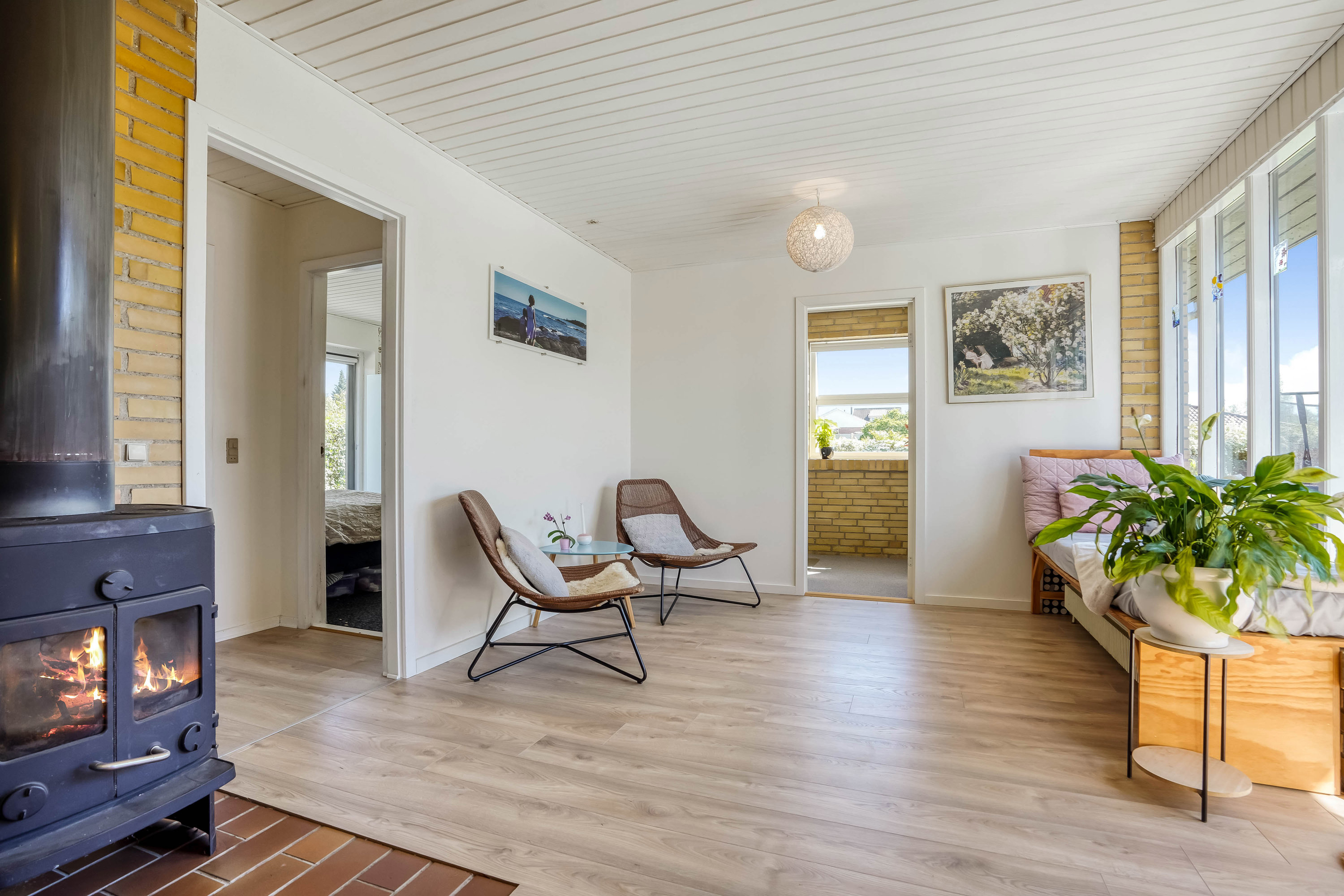 Fremhævet stue billede i fuldskærmstilstand. Billede af Warthoesvej 25, 8740 Brædstrup