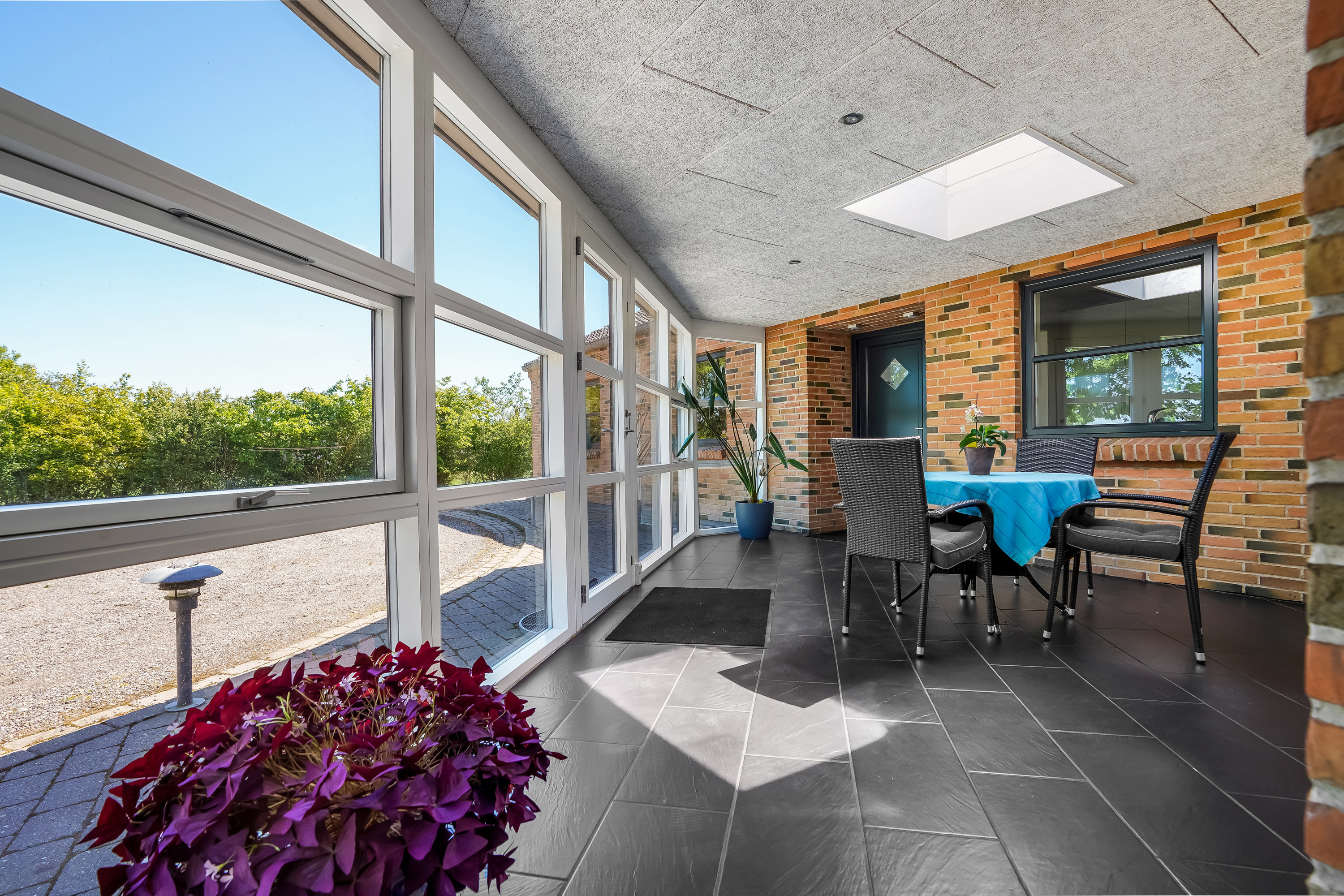 Fremhævet stue billede i fuldskærmstilstand. Billede af Kærvejen 47, 7171 Uldum