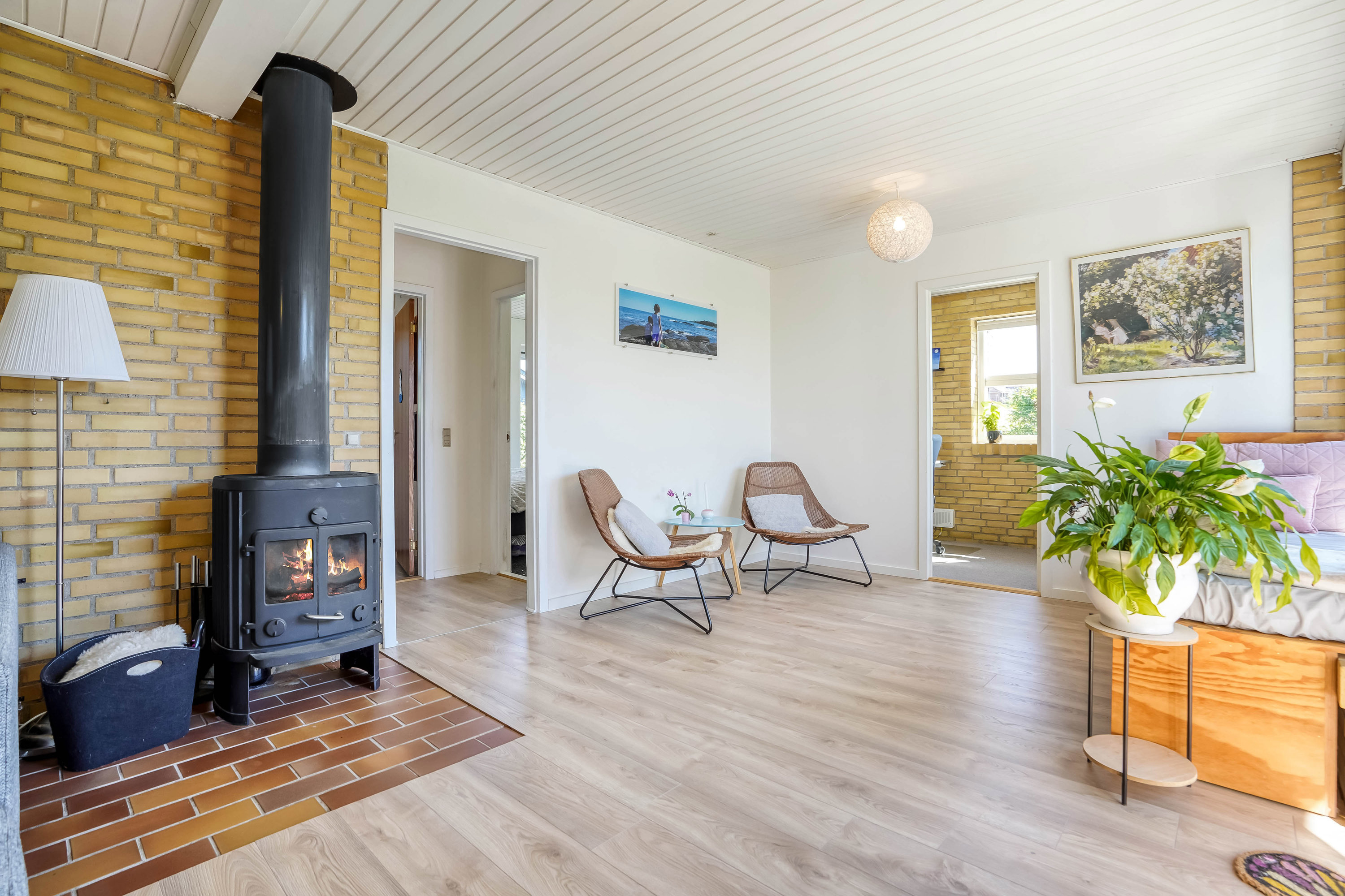 Fremhævet stue billede i fuldskærmstilstand. Billede af Warthoesvej 25, 8740 Brædstrup