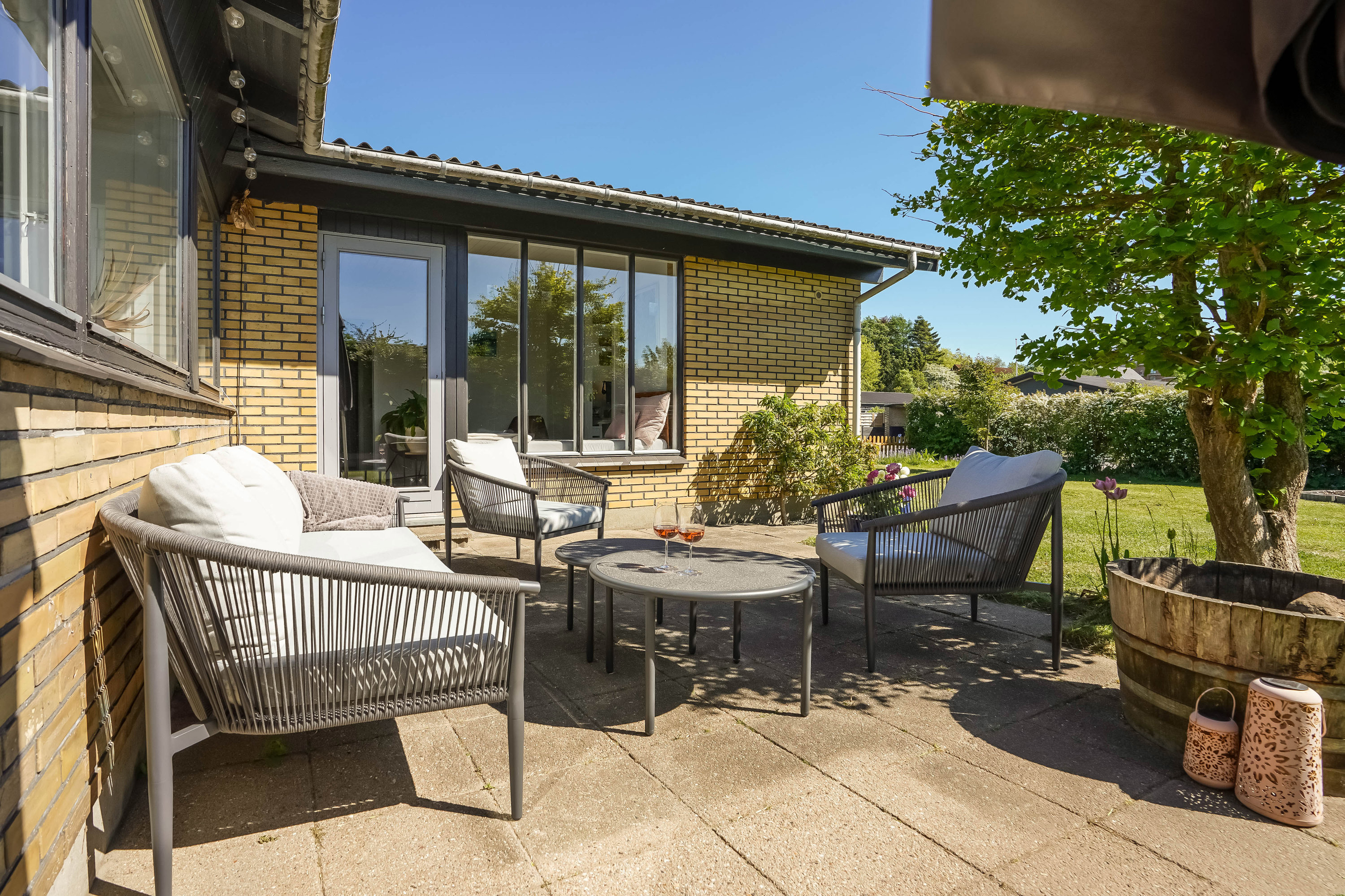 Fremhævet terrasse billede i fuldskærmstilstand. Billede af Warthoesvej 25, 8740 Brædstrup