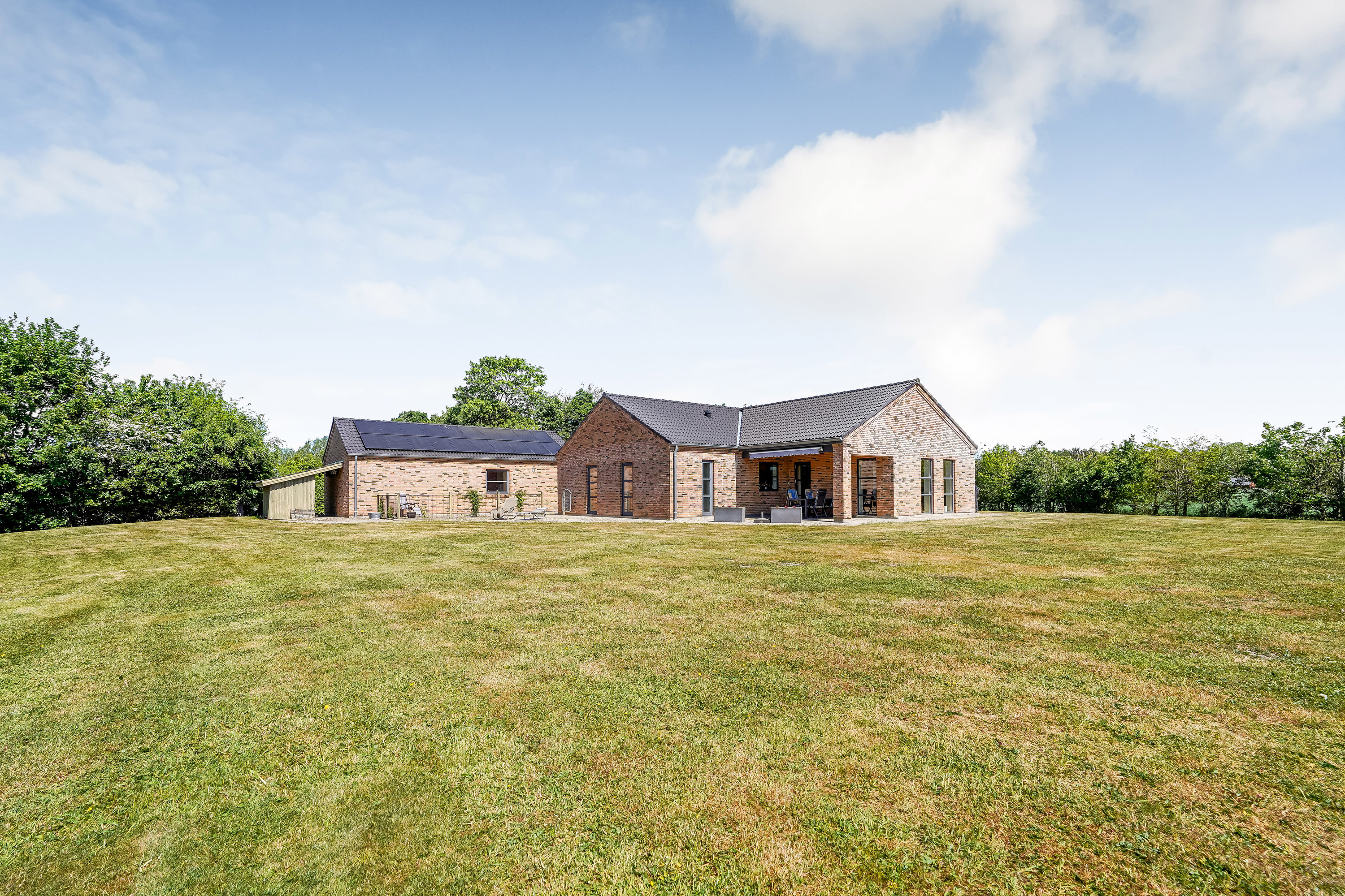 Fremhævet ejendommen billede i fuldskærmstilstand. Billede af Kærvejen 47, 7171 Uldum