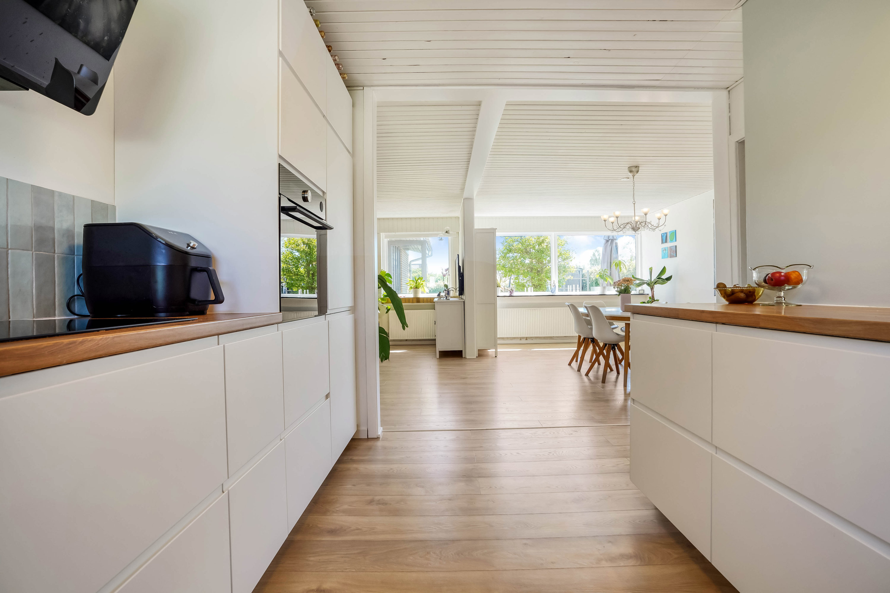 Fremhævet køkken billede i fuldskærmstilstand. Billede af Warthoesvej 25, 8740 Brædstrup