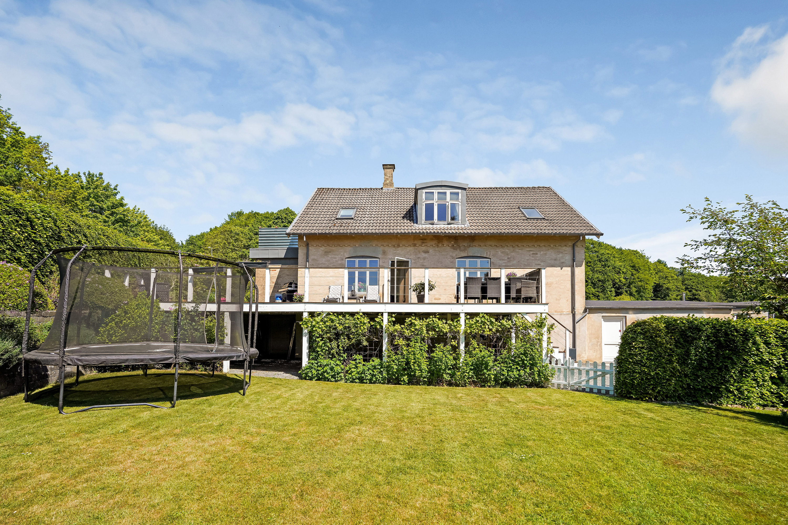 Fremhævet ejendommen billede i fuldskærmstilstand. Billede af Kirkevej 27, Tommerup St, 5690 Tommerup