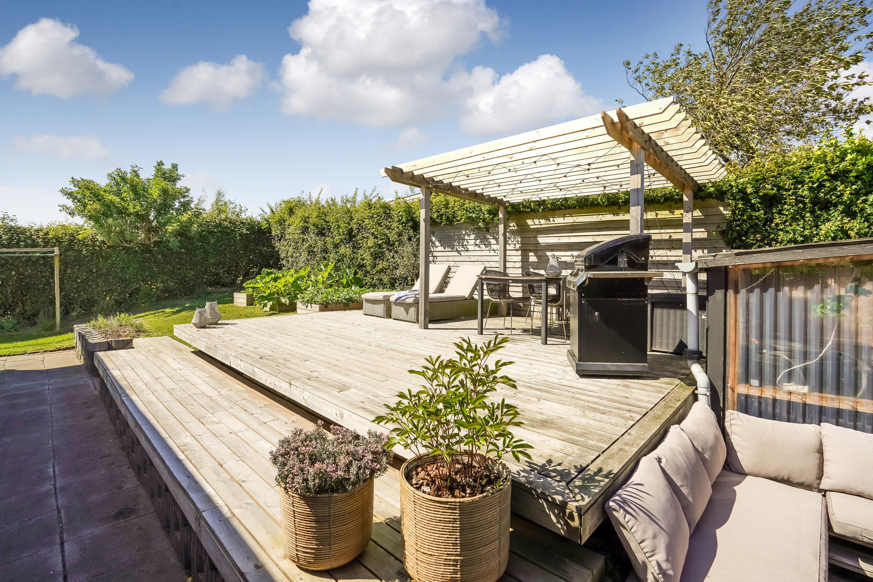 Fremhævet terrasse billede i fuldskærmstilstand. Billede af Warthoesvej 25, 8740 Brædstrup