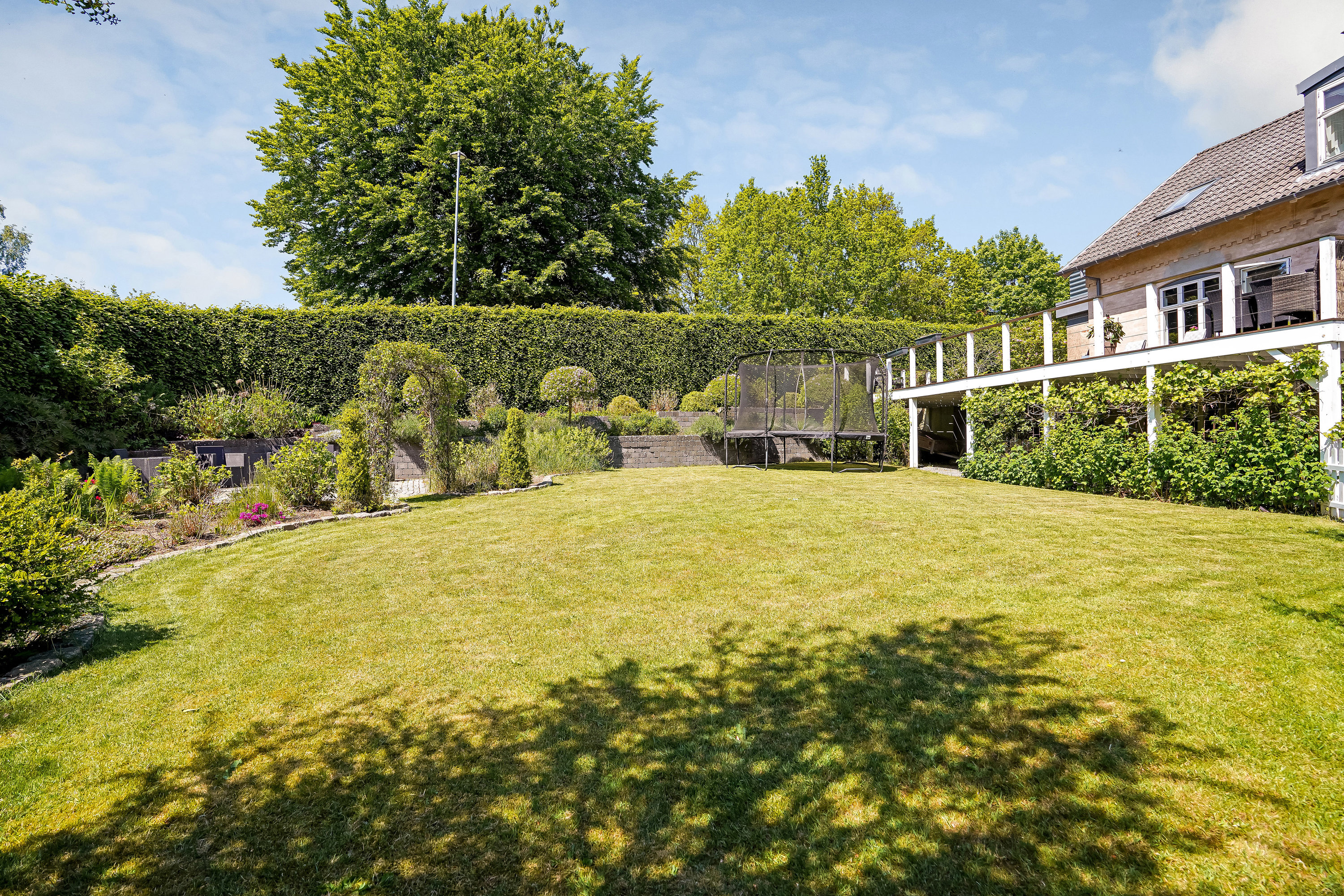 Fremhævet have billede i fuldskærmstilstand. Billede af Kirkevej 27, Tommerup St, 5690 Tommerup