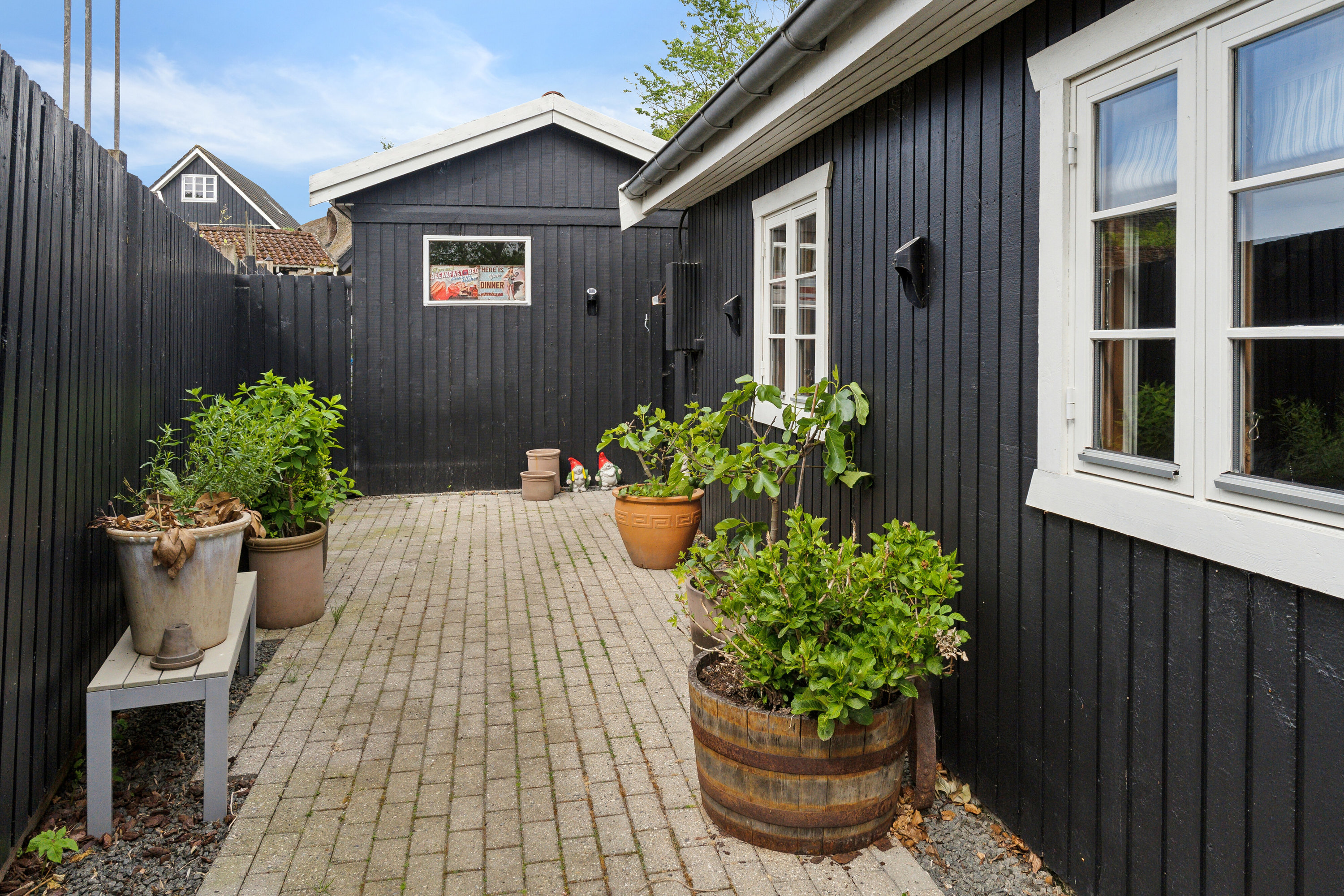 Fremhævet set fra vejen billede i fuldskærmstilstand. Billede af Dammen 2, Vellerup, 4050 Skibby