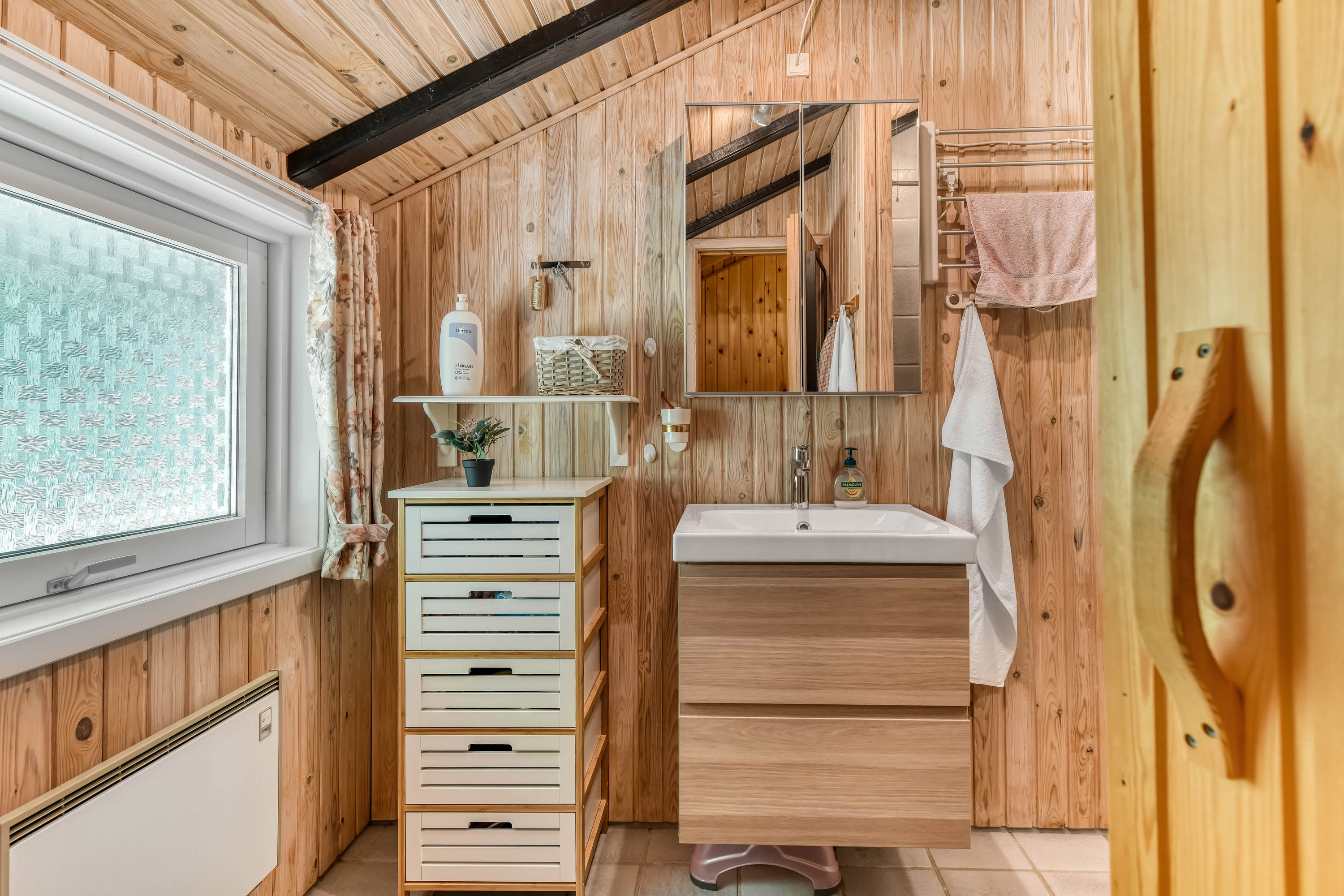 Fremhævet andet billede i fuldskærmstilstand. Billede af Blomstervangen 80, Jegum, 6840 Oksbøl