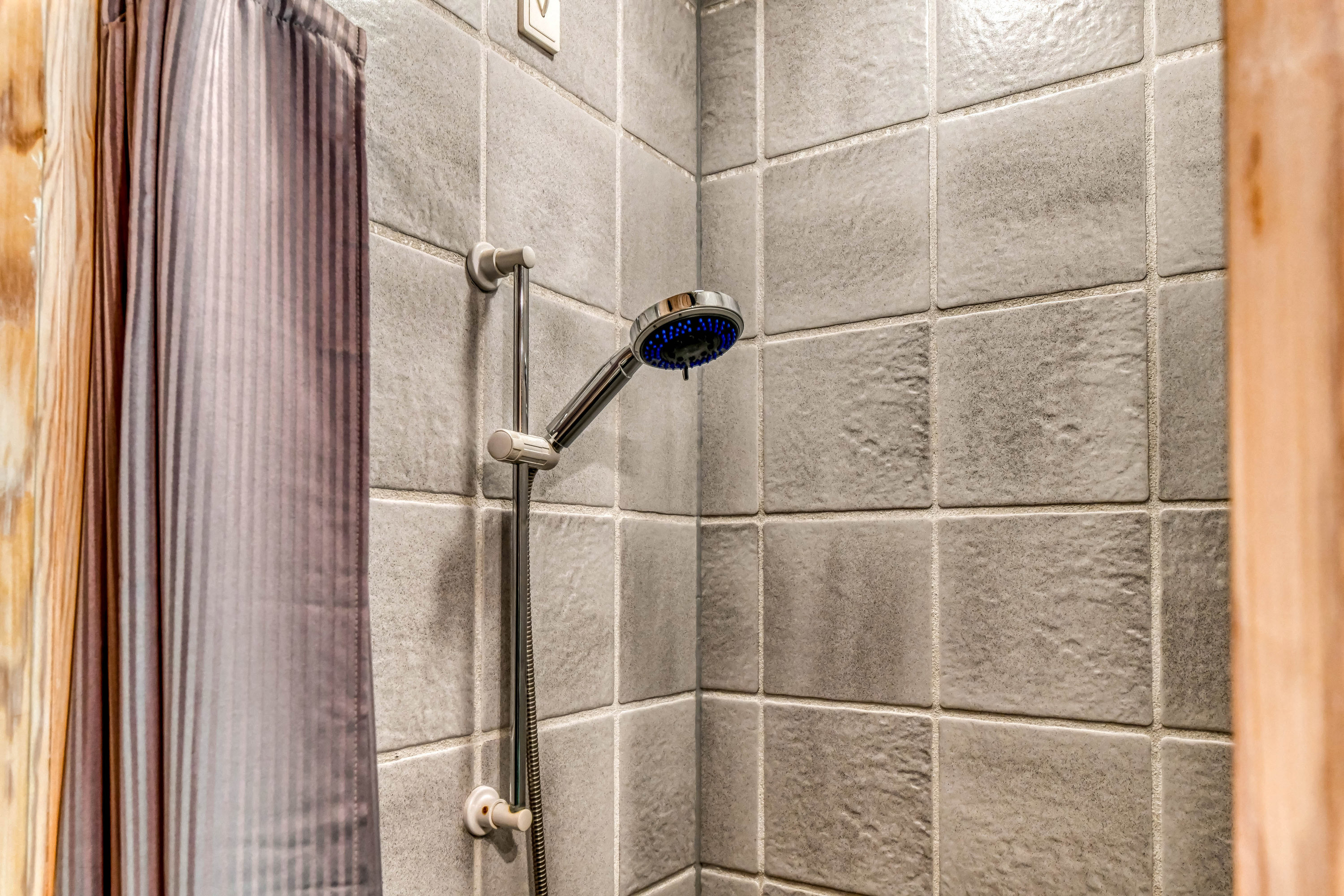 Fremhævet badeværelse billede i fuldskærmstilstand. Billede af Blomstervangen 80, Jegum, 6840 Oksbøl