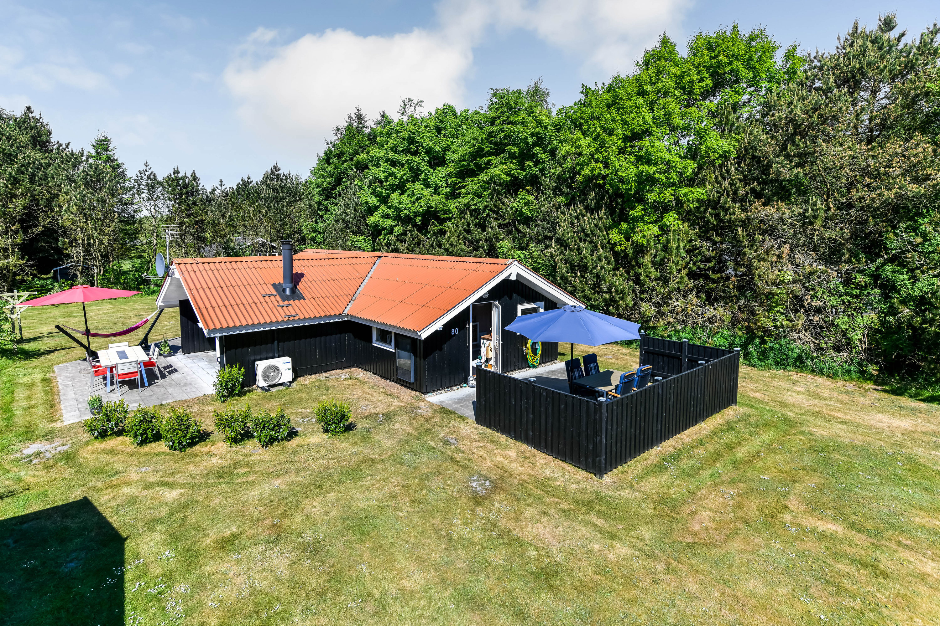 Fremhævet ejendommen billede i fuldskærmstilstand. Billede af Blomstervangen 80, Jegum, 6840 Oksbøl