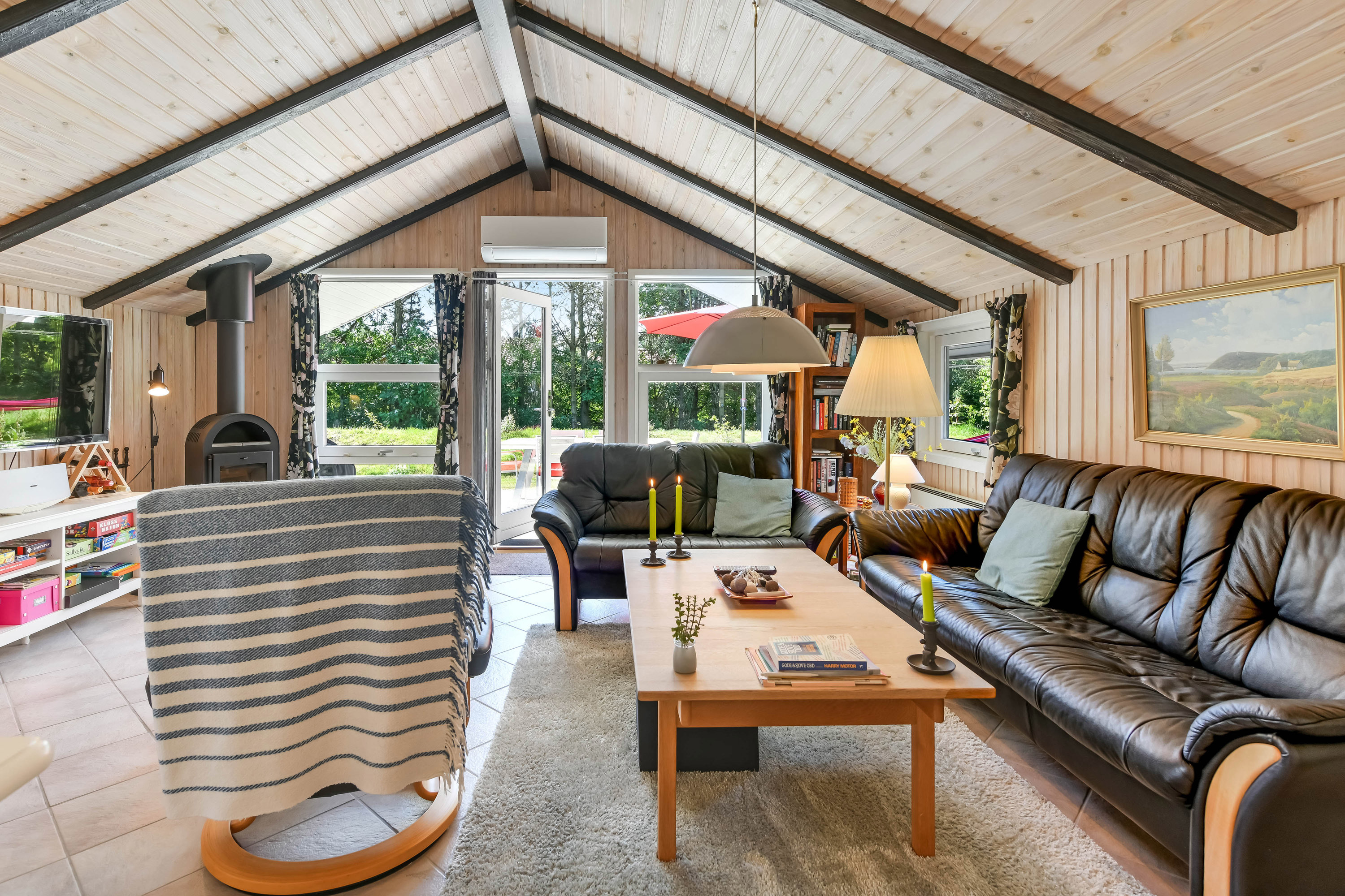 Fremhævet stue billede i fuldskærmstilstand. Billede af Blomstervangen 80, Jegum, 6840 Oksbøl