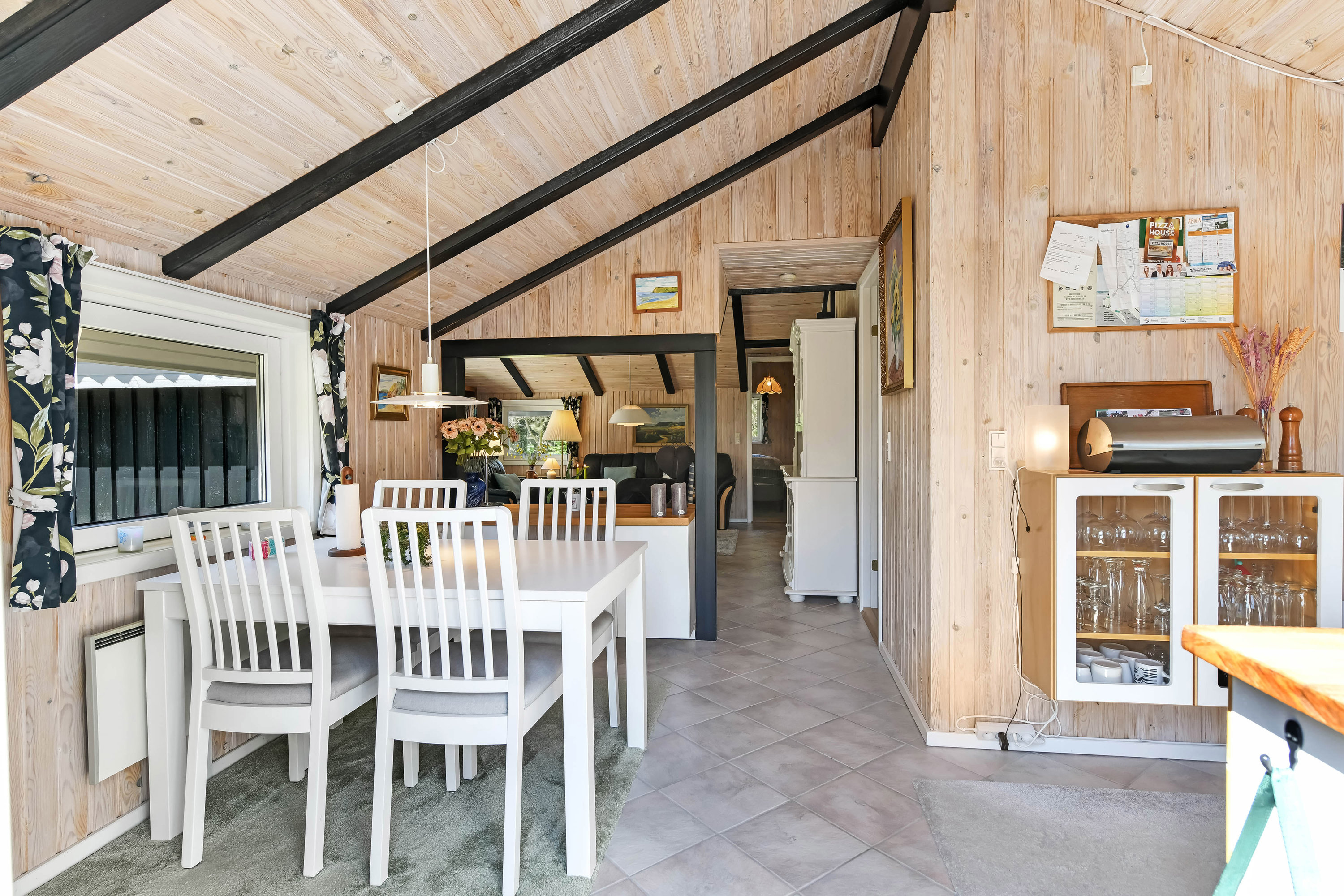 Fremhævet køkken billede i fuldskærmstilstand. Billede af Blomstervangen 80, Jegum, 6840 Oksbøl