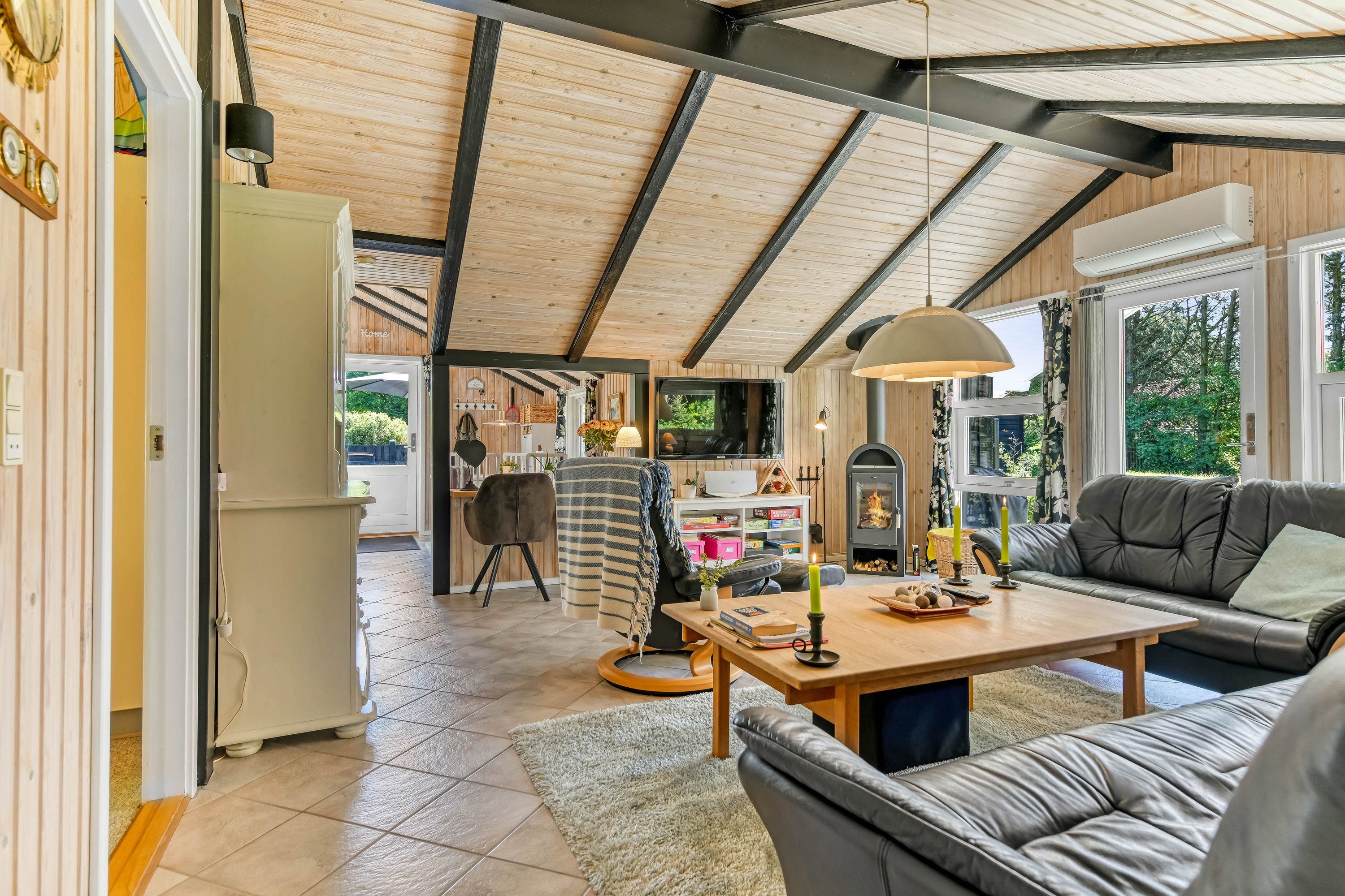 Fremhævet stue billede i fuldskærmstilstand. Billede af Blomstervangen 80, Jegum, 6840 Oksbøl