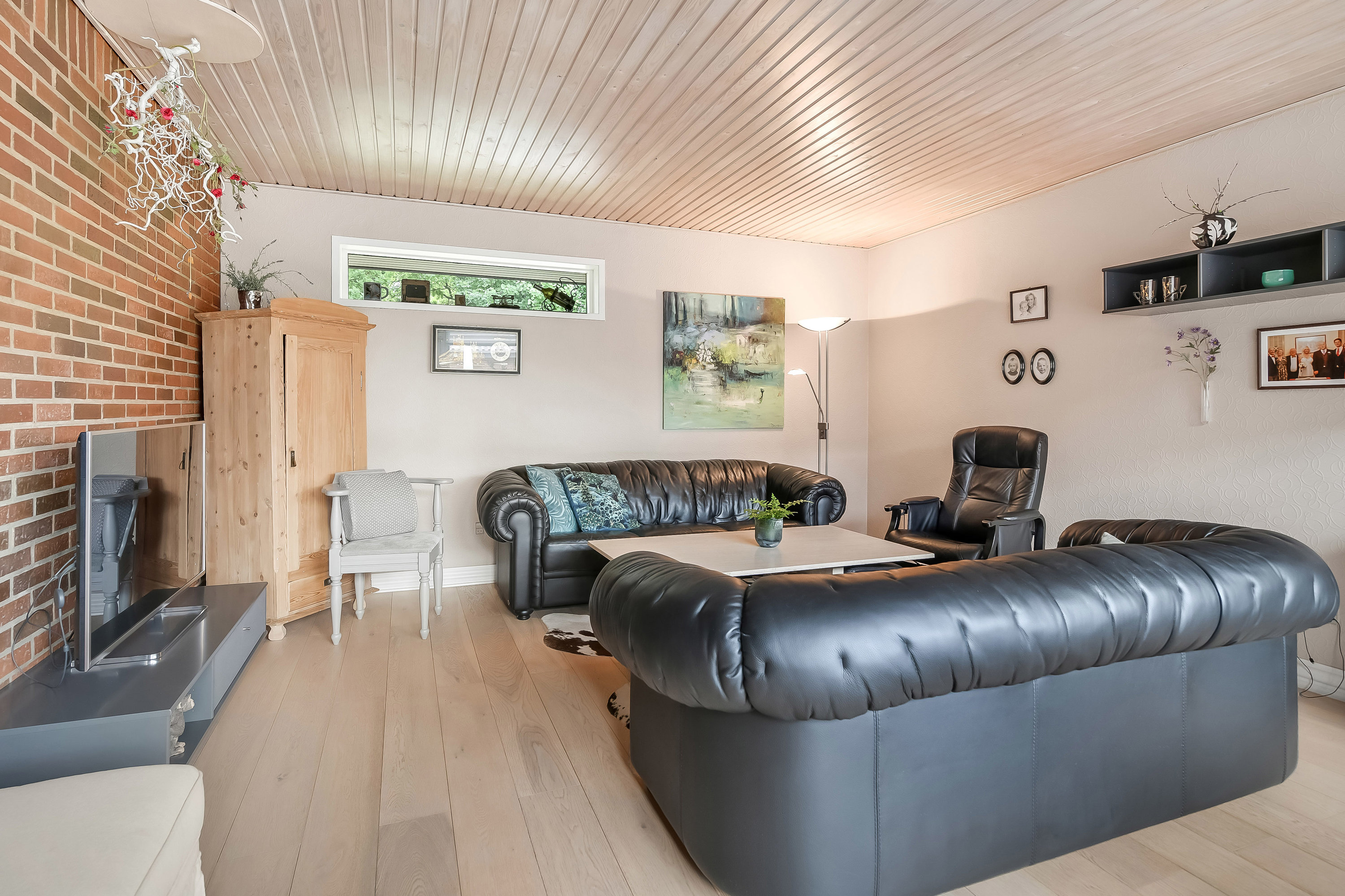 Fremhævet stue billede i fuldskærmstilstand. Billede af Gudenåvænget 14, 6710 Esbjerg V