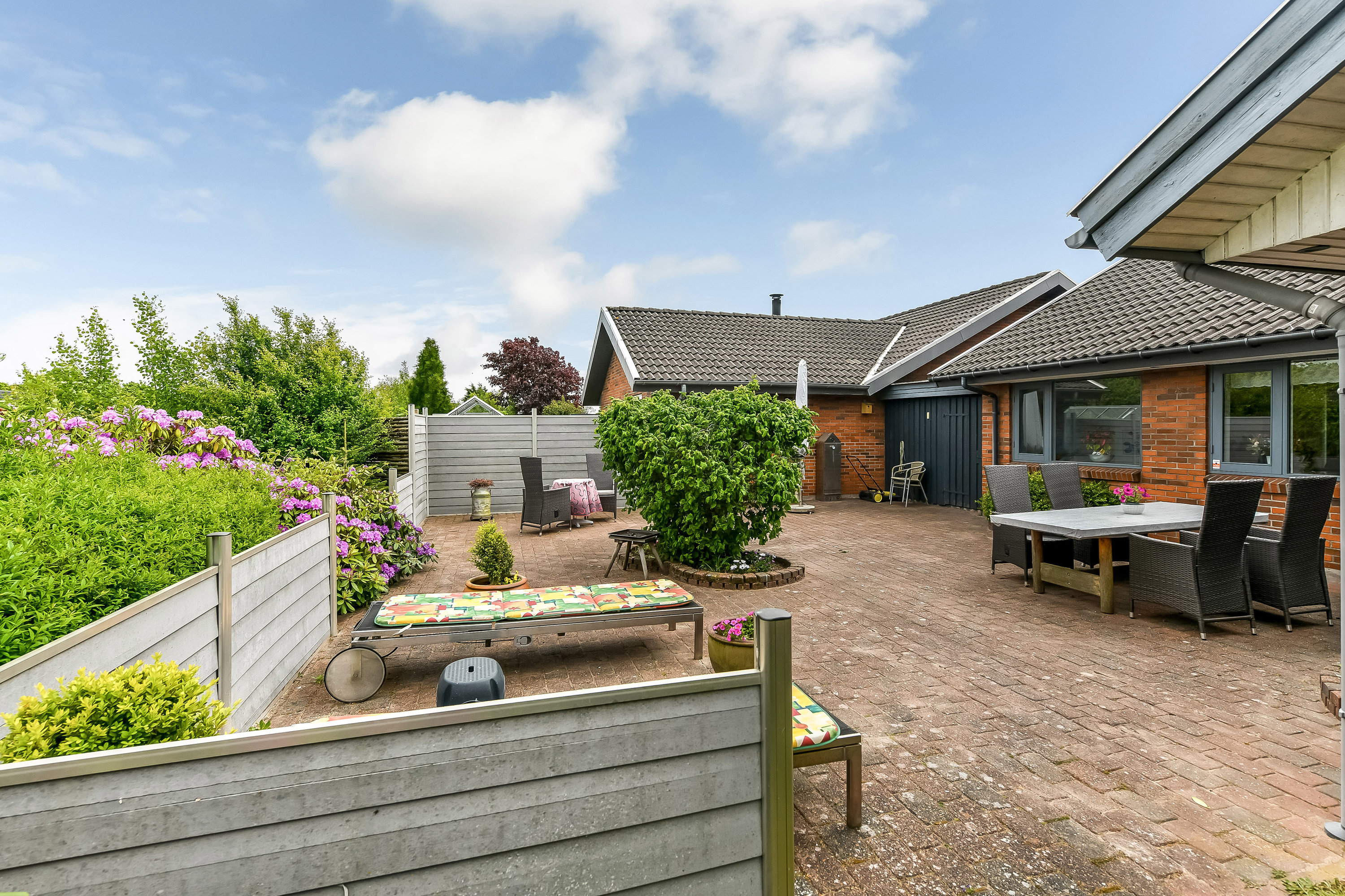 Fremhævet terrasse billede i fuldskærmstilstand. Billede af Gudenåvænget 14, 6710 Esbjerg V