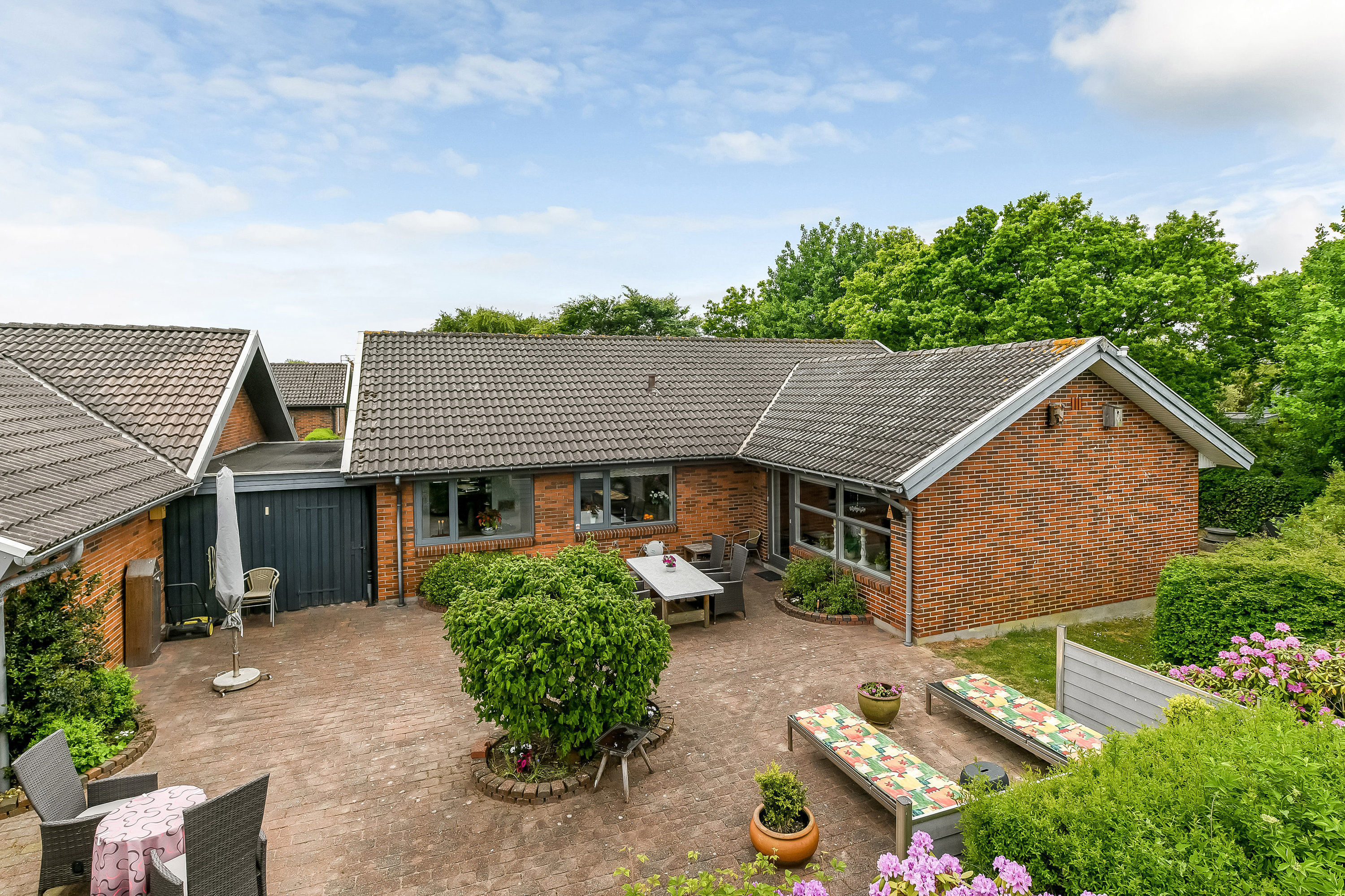 Fremhævet terrasse billede i fuldskærmstilstand. Billede af Gudenåvænget 14, 6710 Esbjerg V