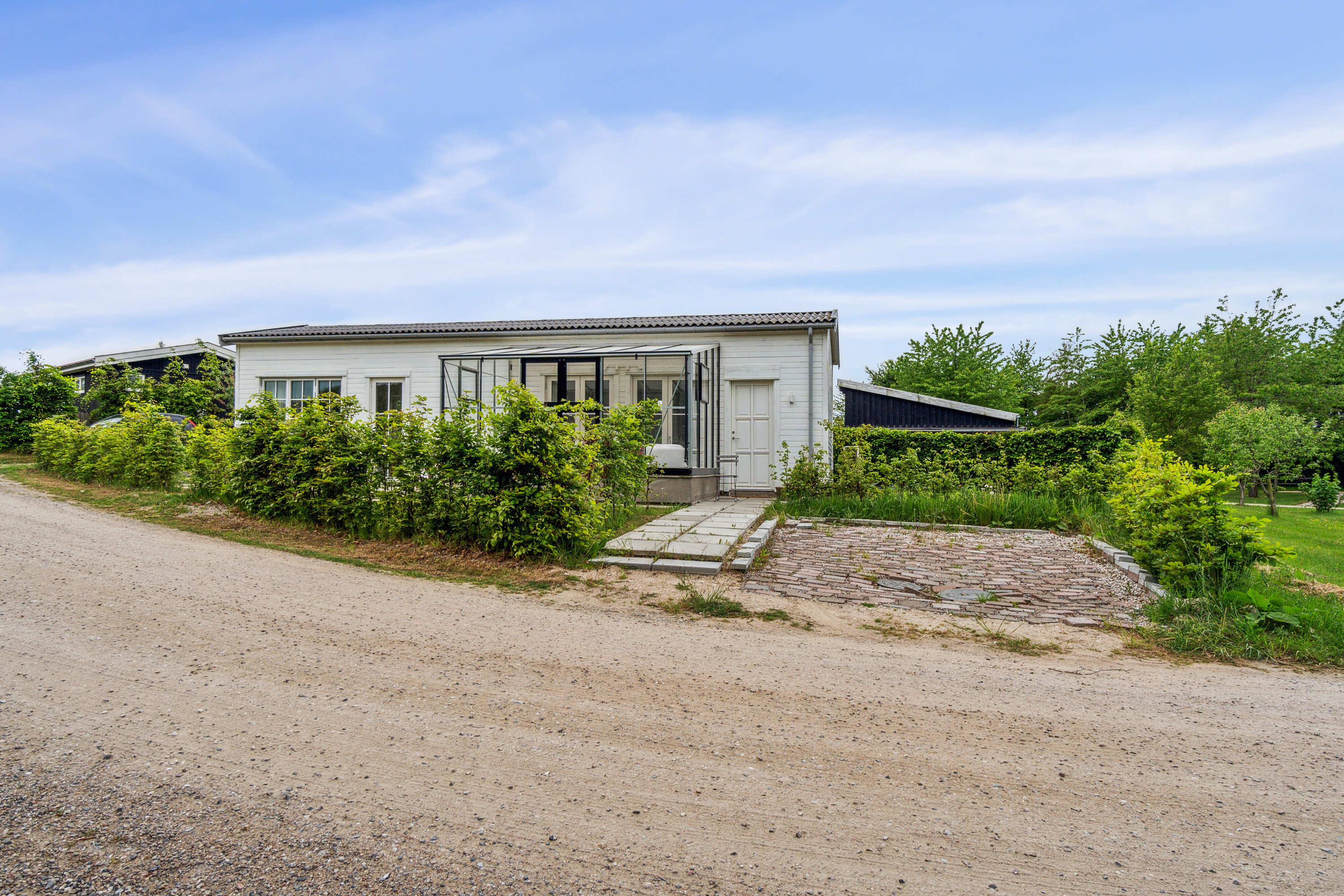 Fremhævet set fra vejen billede i fuldskærmstilstand. Billede af Tirsdagsengen 19, 3400 Hillerød