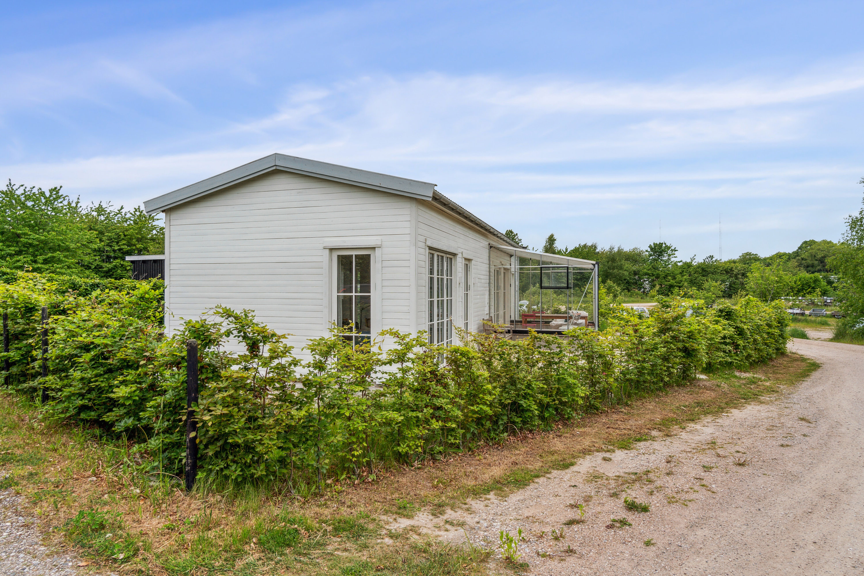 Fremhævet set fra vejen billede i fuldskærmstilstand. Billede af Tirsdagsengen 19, 3400 Hillerød