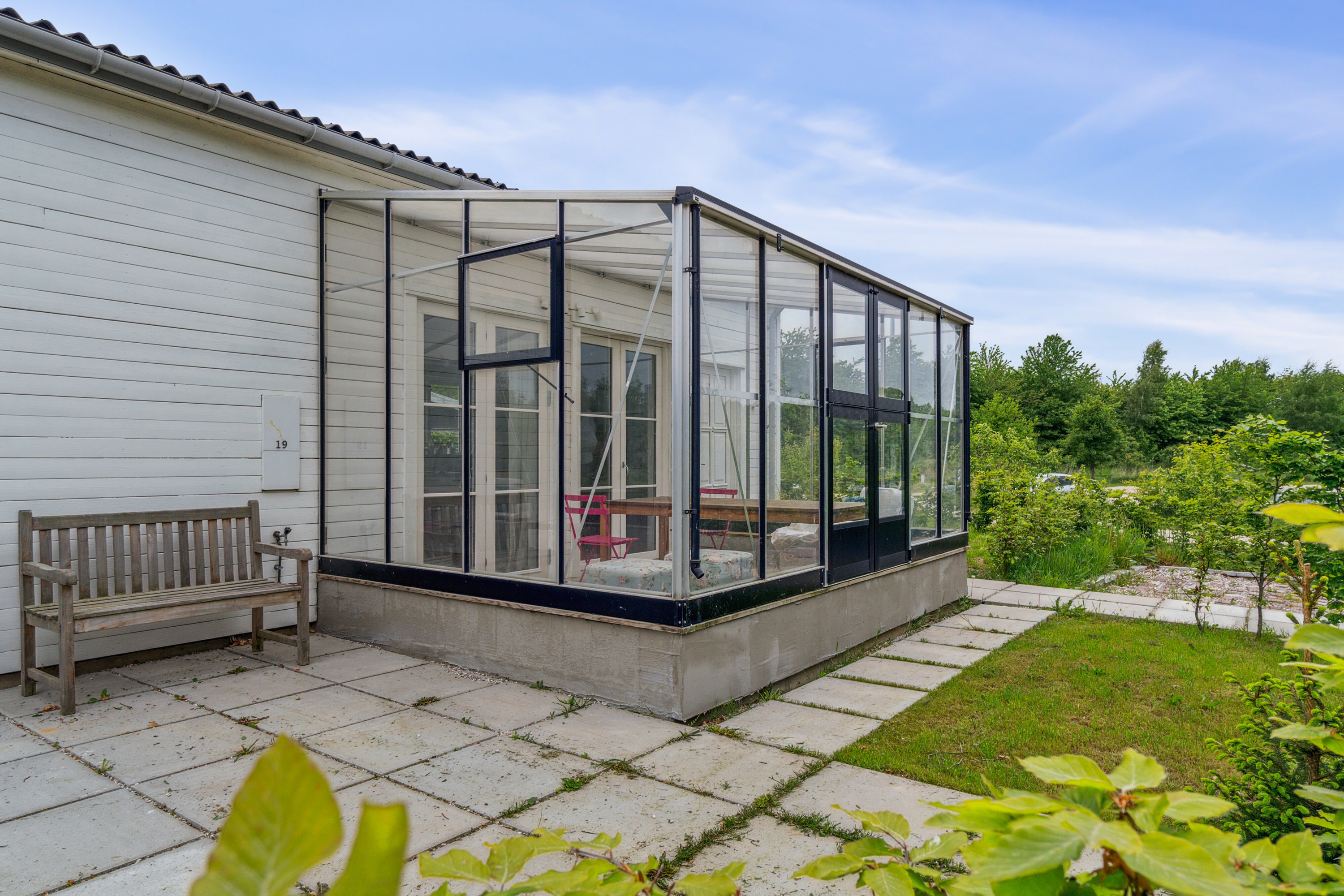 Fremhævet set fra vejen billede i fuldskærmstilstand. Billede af Tirsdagsengen 19, 3400 Hillerød