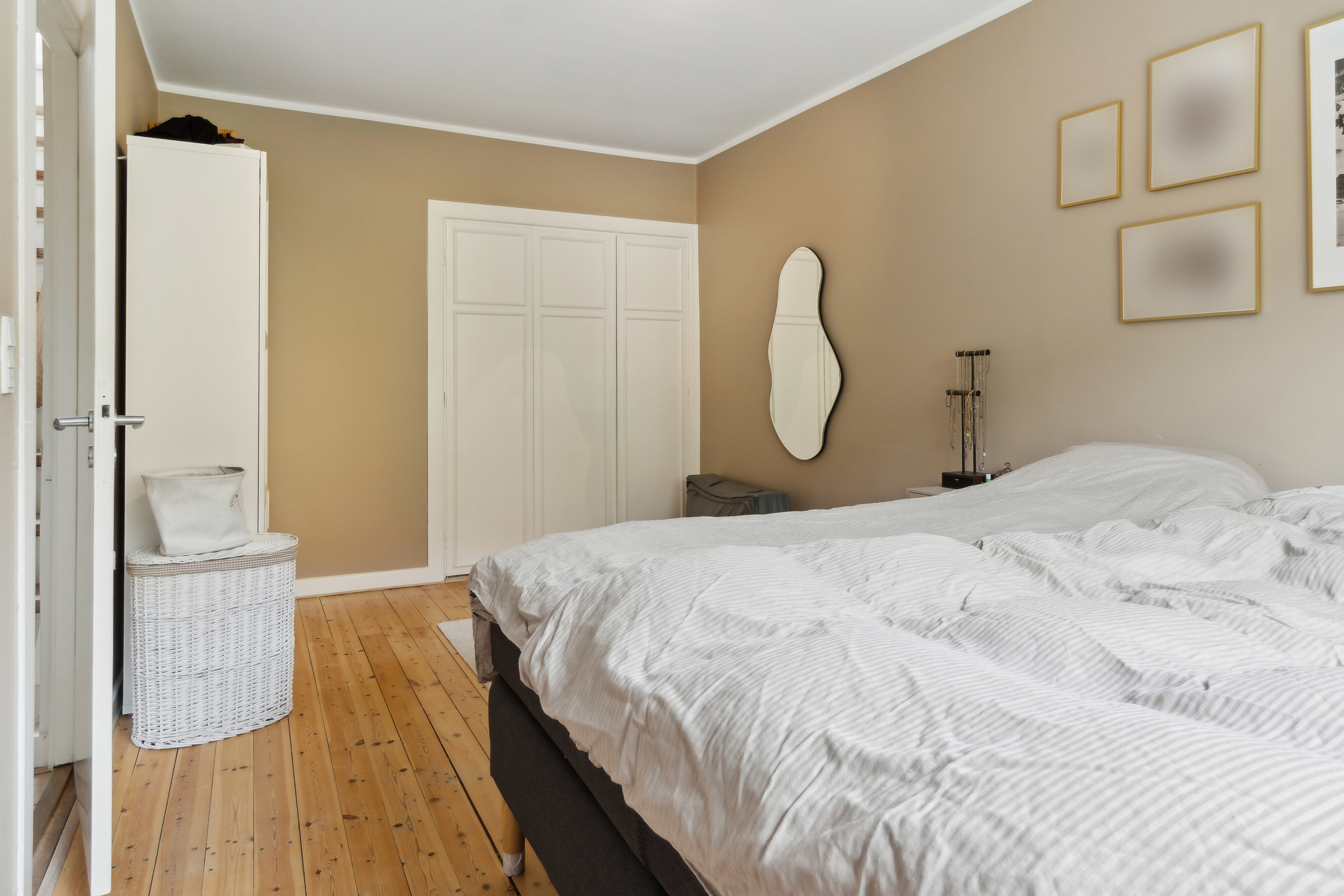 Fremhævet værelse billede i fuldskærmstilstand. Billede af Gartnersvinget 43, 2800 Kongens Lyngby