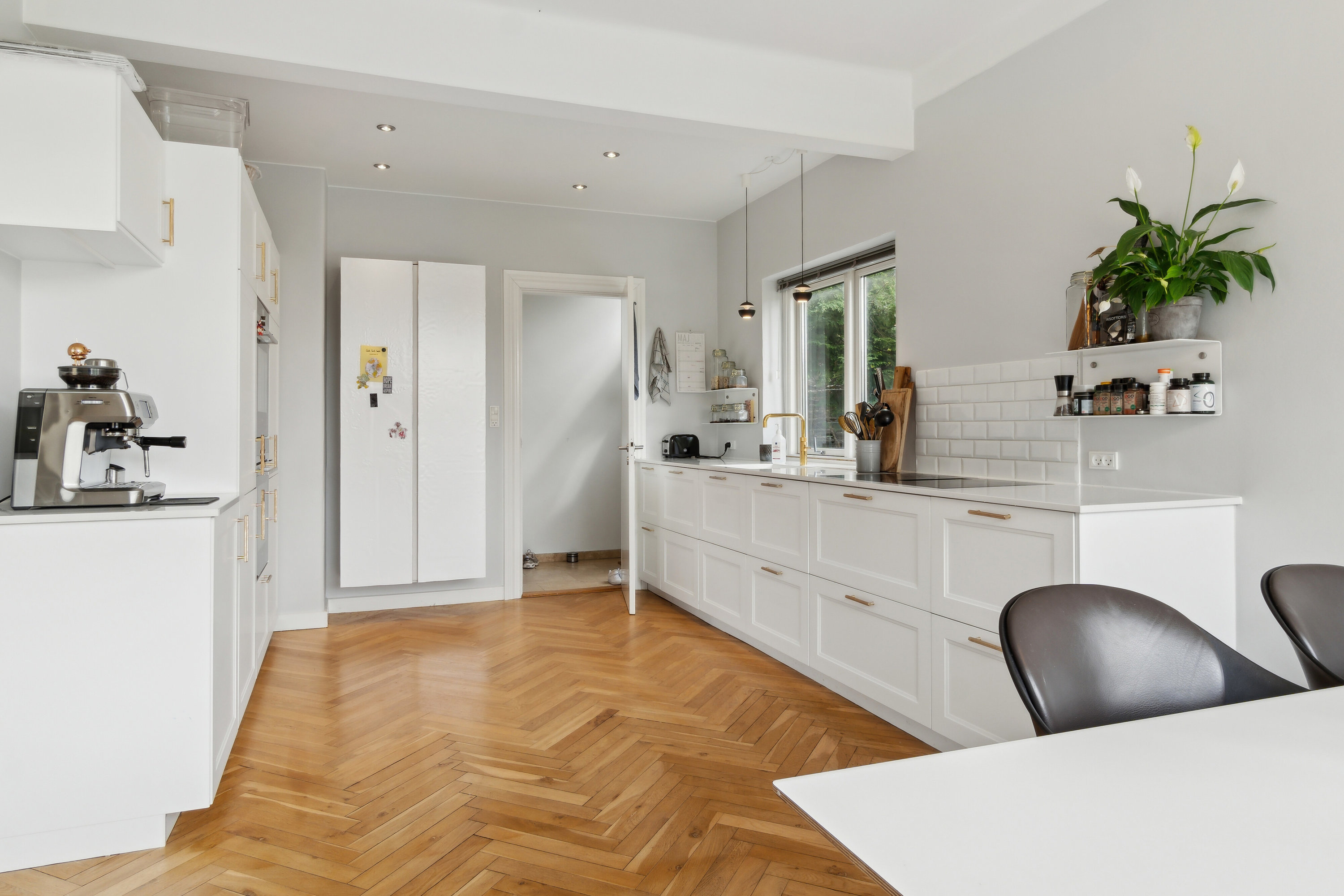 Fremhævet køkken billede i fuldskærmstilstand. Billede af Gartnersvinget 43, 2800 Kongens Lyngby