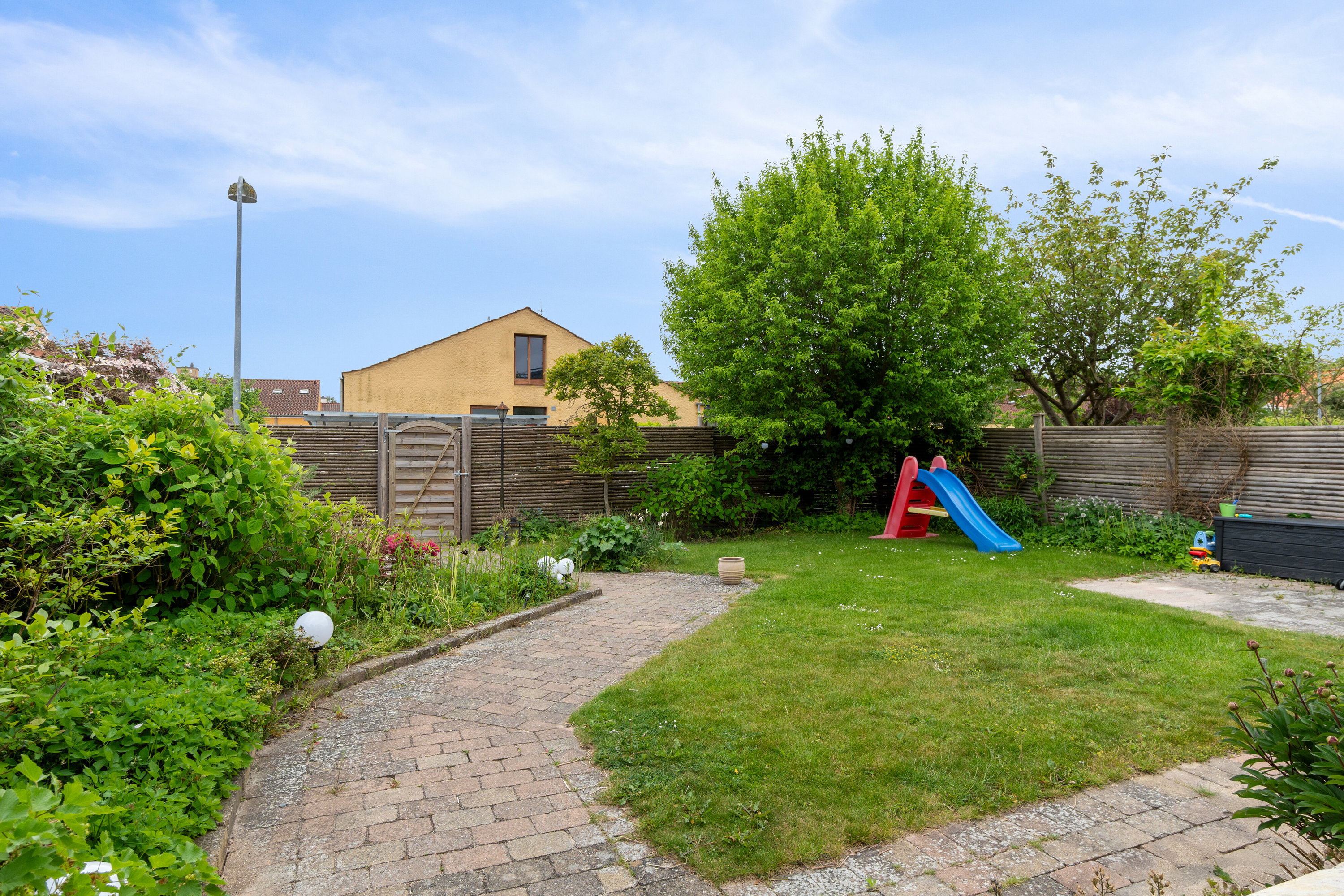 Miniaturebillede 1: udendørs. Billede af Gartnersvinget 43, 2800 Kongens Lyngby