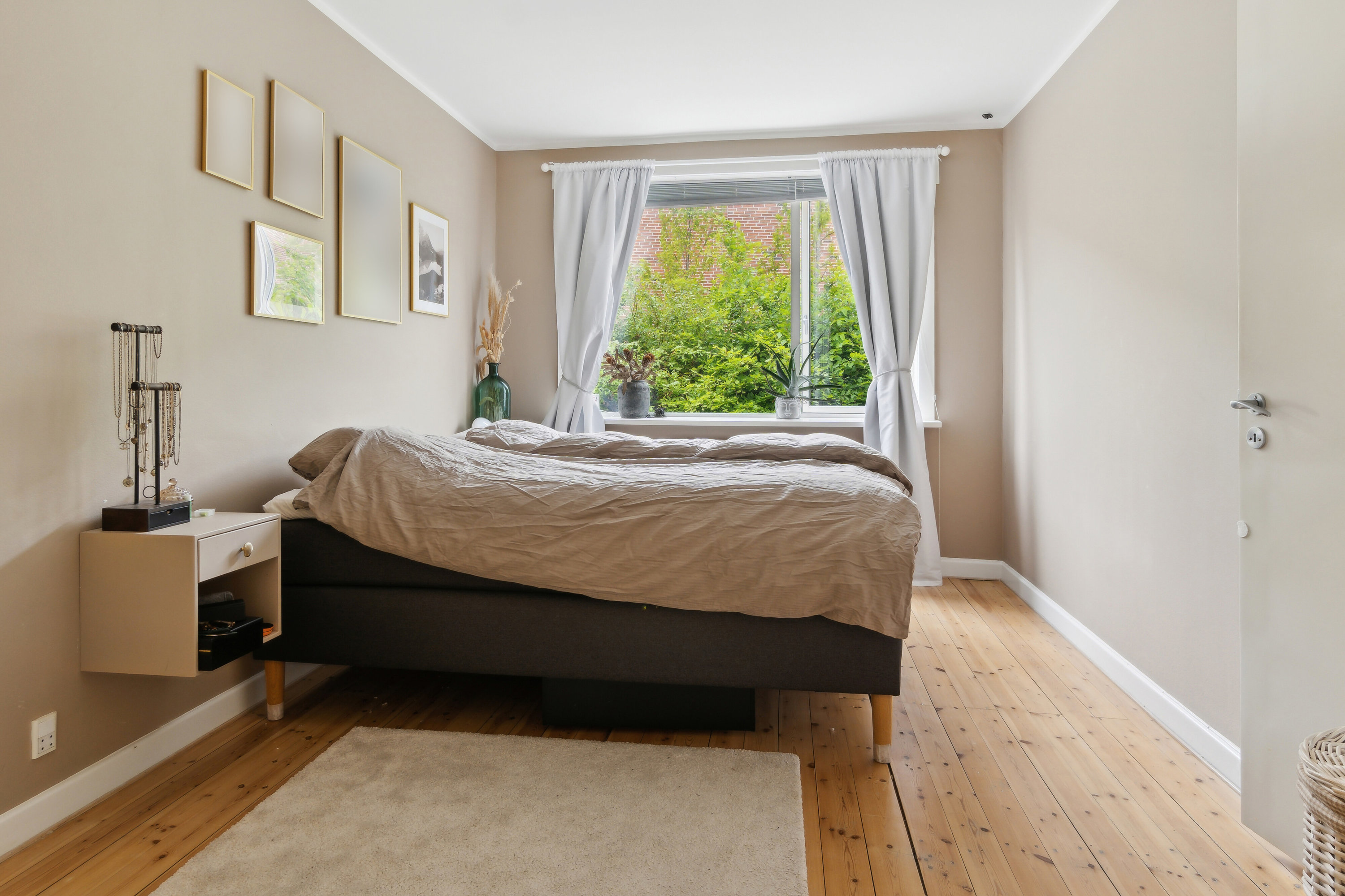 Fremhævet værelse billede i fuldskærmstilstand. Billede af Gartnersvinget 43, 2800 Kongens Lyngby