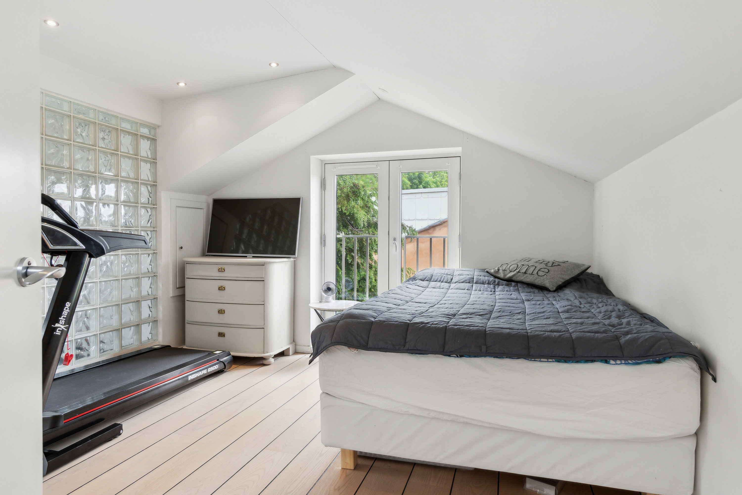 Fremhævet soveværelse billede i fuldskærmstilstand. Billede af Gartnersvinget 43, 2800 Kongens Lyngby