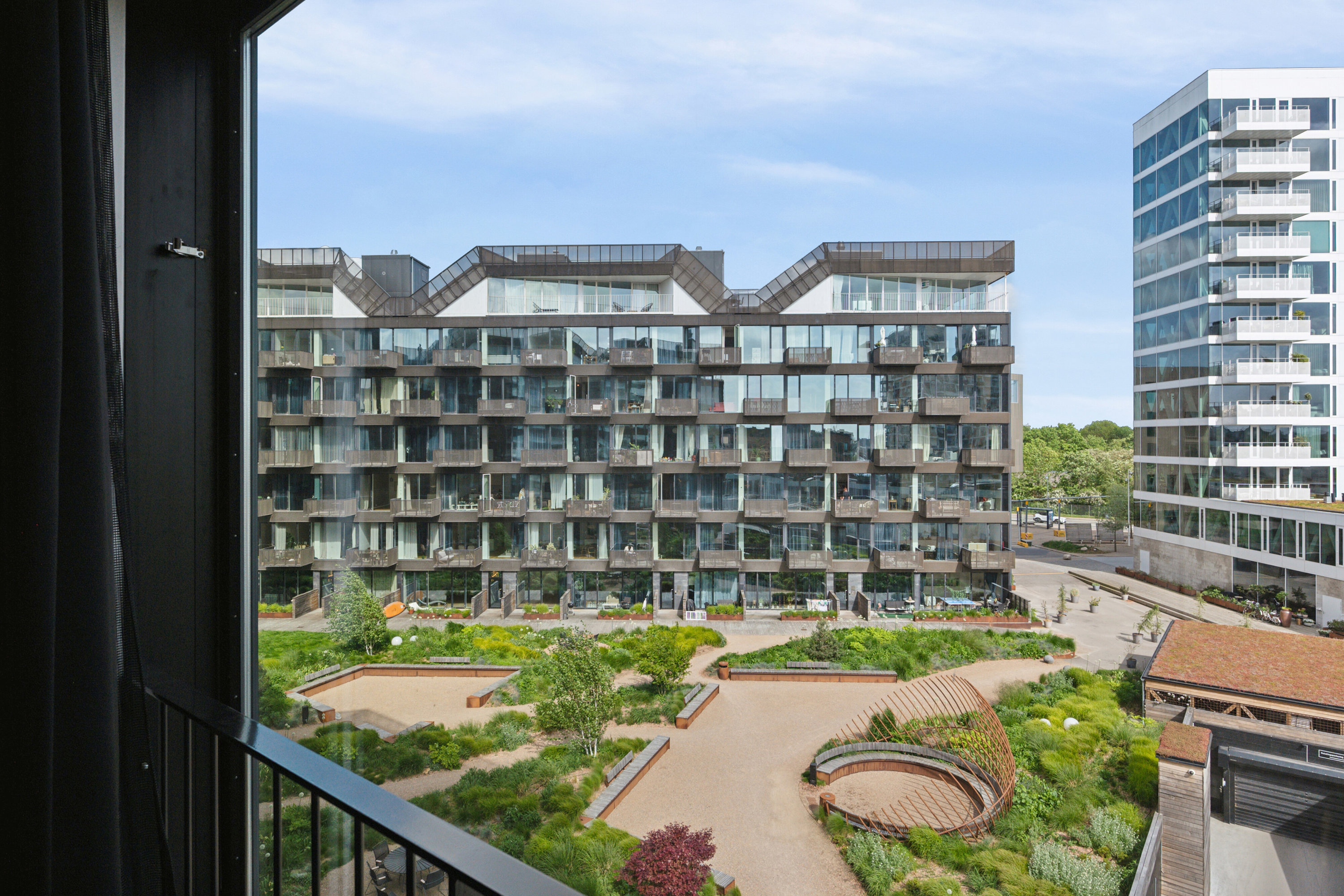 Fremhævet altan billede i fuldskærmstilstand. Billede af Islands Brygge 83A, 3. th., 2300 København S