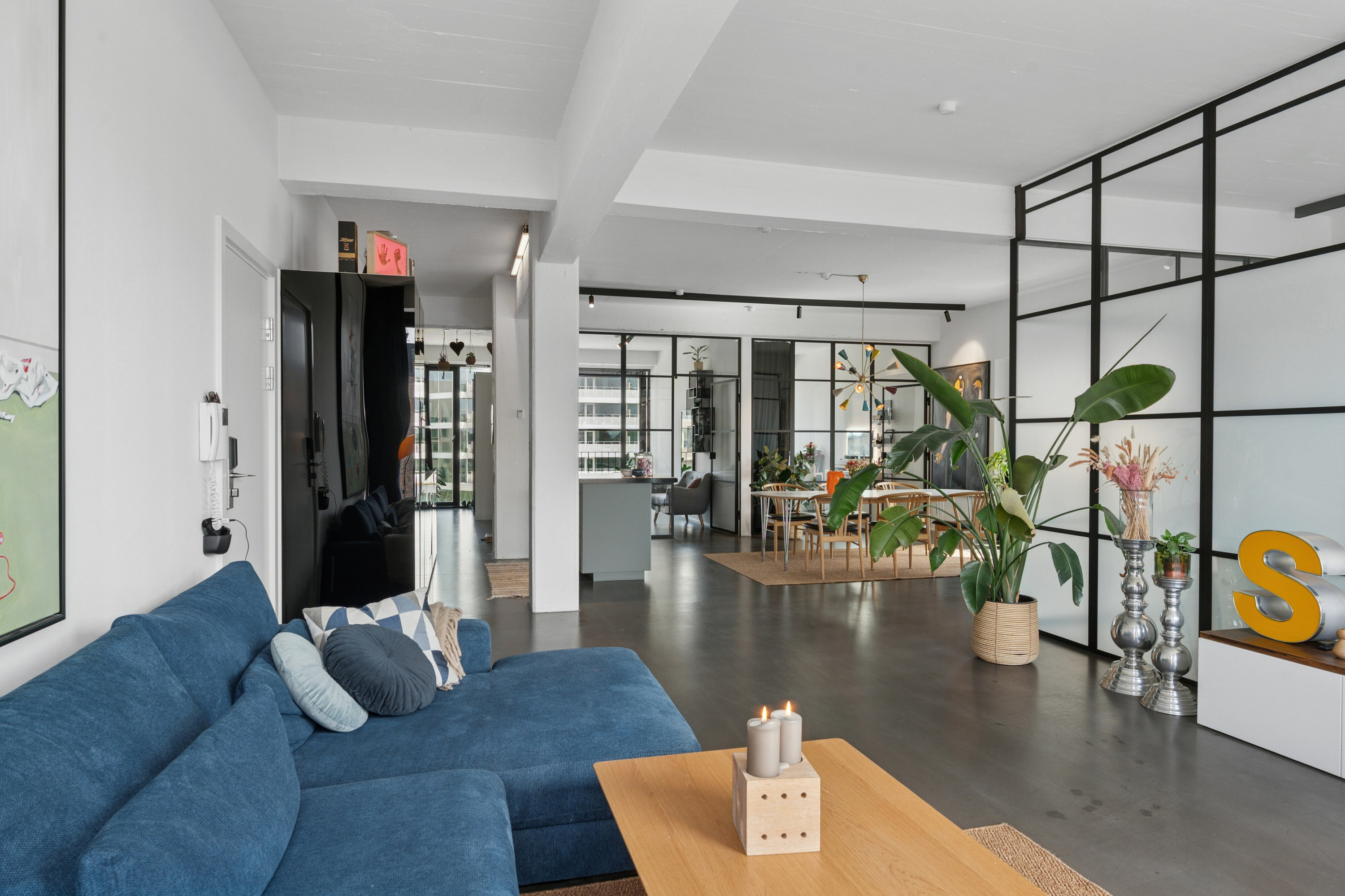 Fremhævet stue billede i fuldskærmstilstand. Billede af Islands Brygge 83A, 3. th., 2300 København S