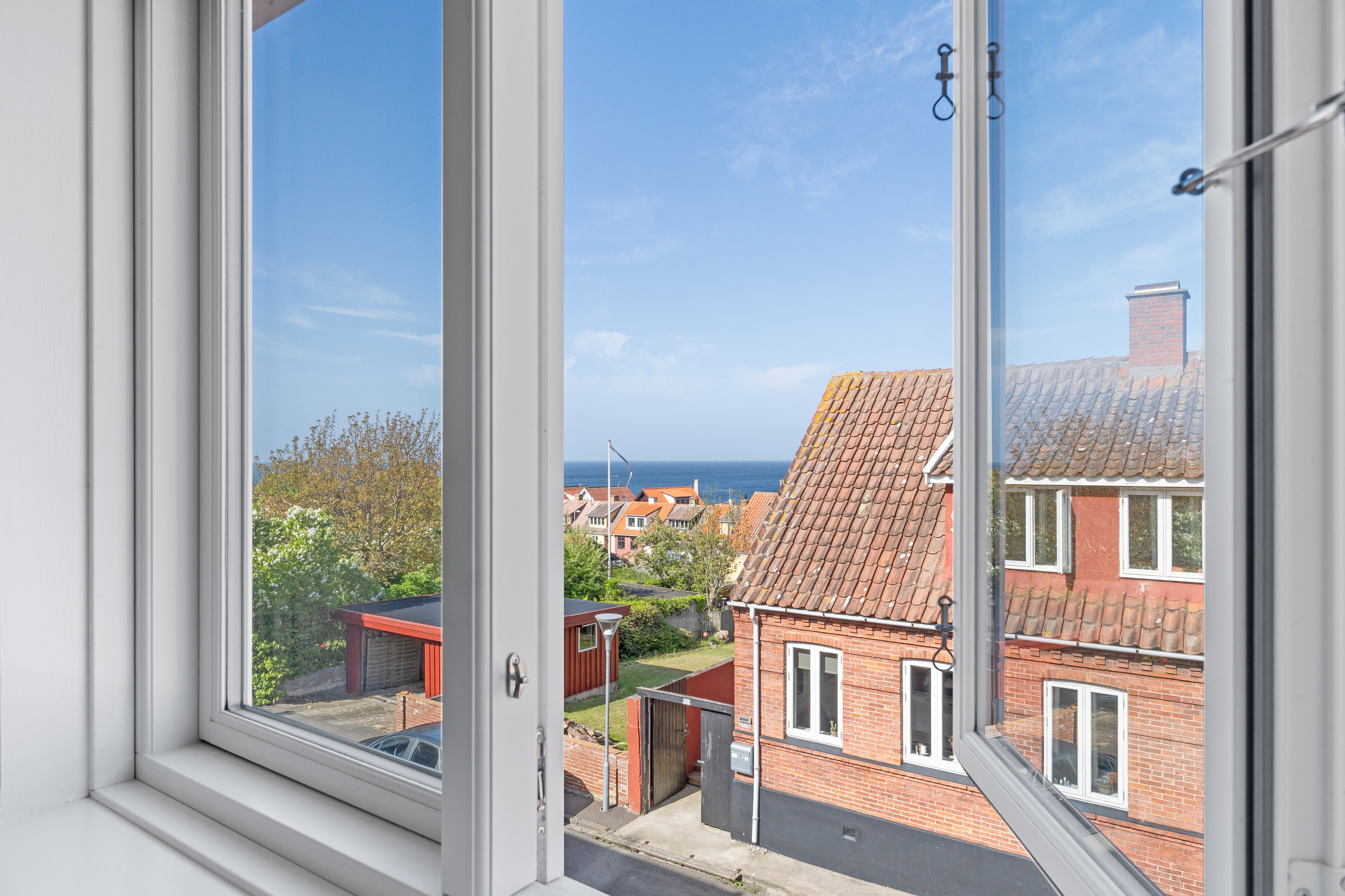 Fremhævet udsigt billede i fuldskærmstilstand. Billede af Rosengade 11, 3770 Allinge