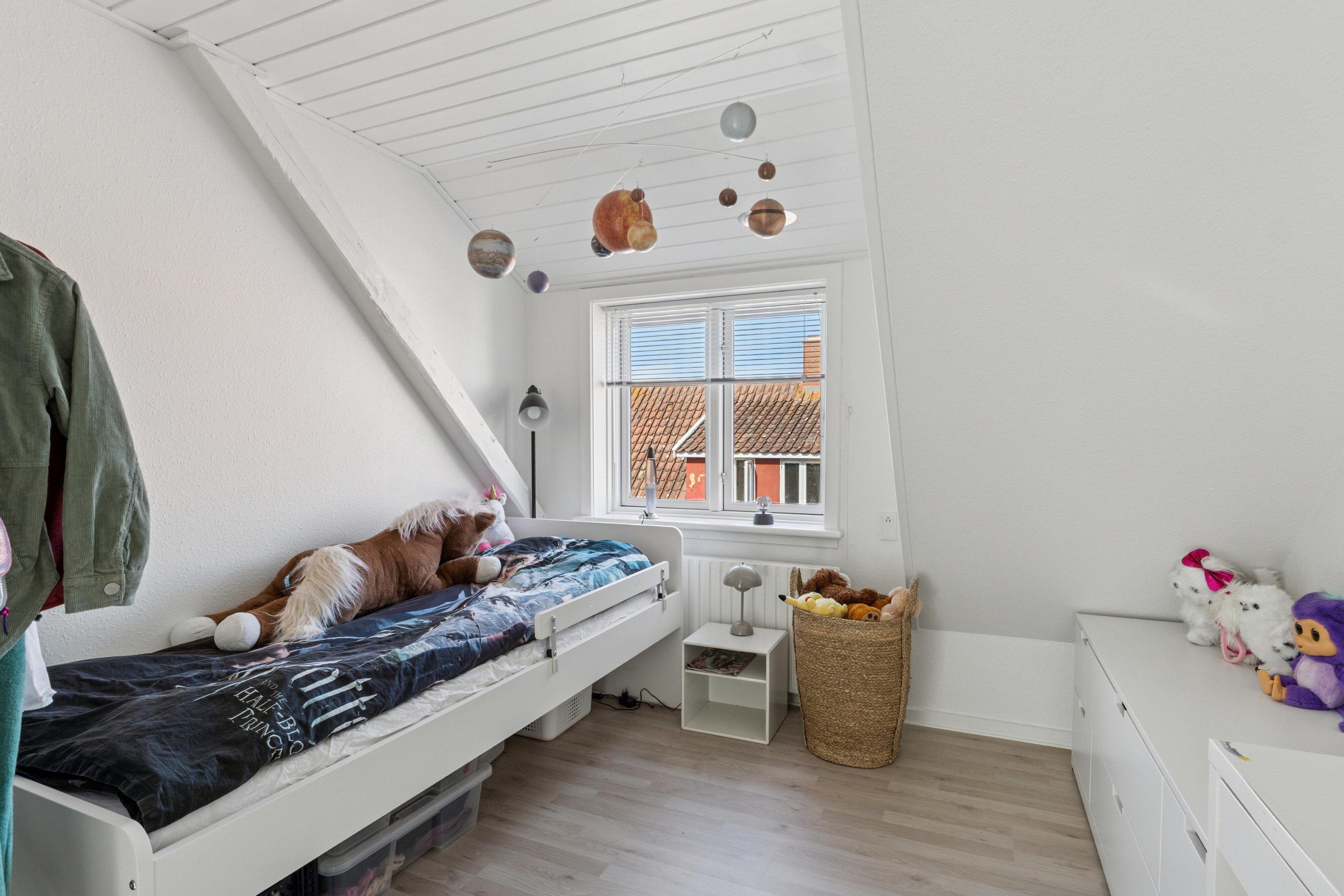 Fremhævet soveværelse billede i fuldskærmstilstand. Billede af Rosengade 11, 3770 Allinge