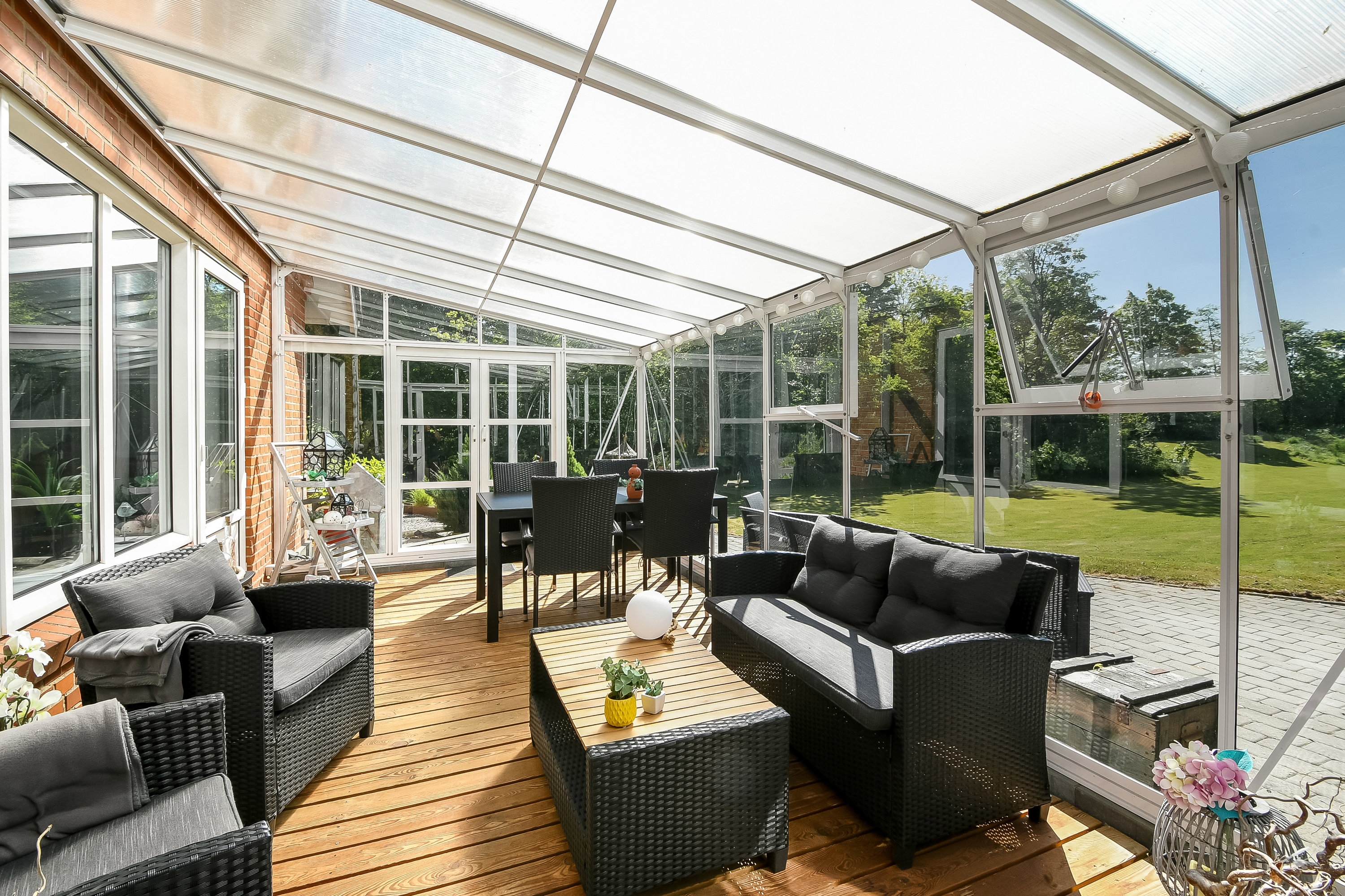 Fremhævet terrasse billede i fuldskærmstilstand. Billede af Lindeborgvej 18, 7560 Hjerm