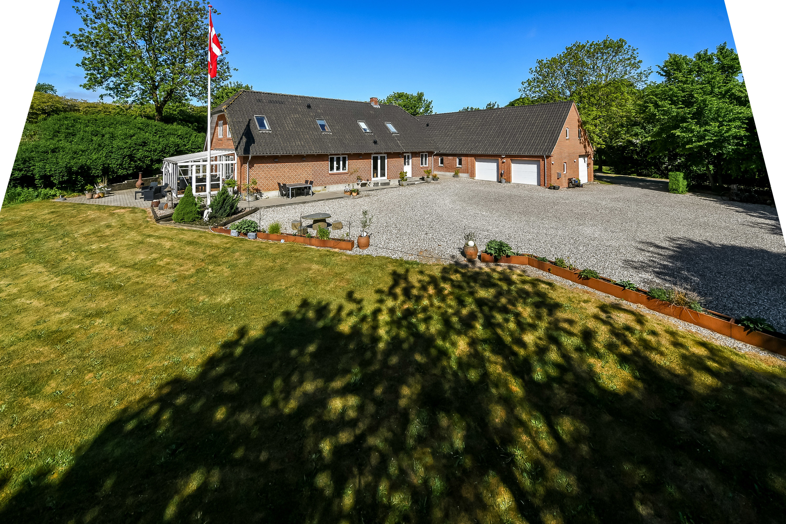 Miniaturebillede 1: ejendommen. Billede af Lindeborgvej 18, 7560 Hjerm