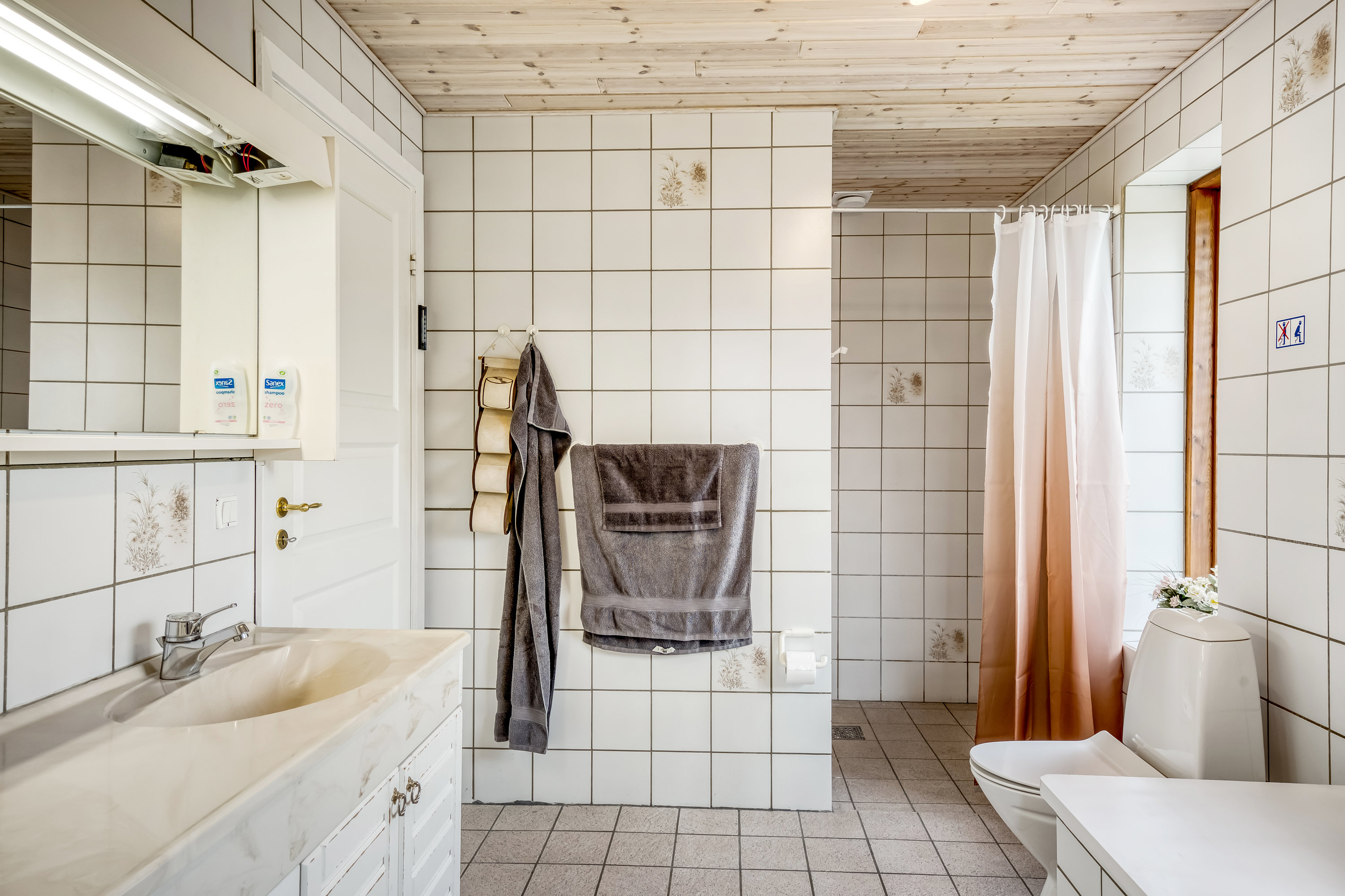 Fremhævet badeværelse billede i fuldskærmstilstand. Billede af Laugsvej 8, 6270 Tønder