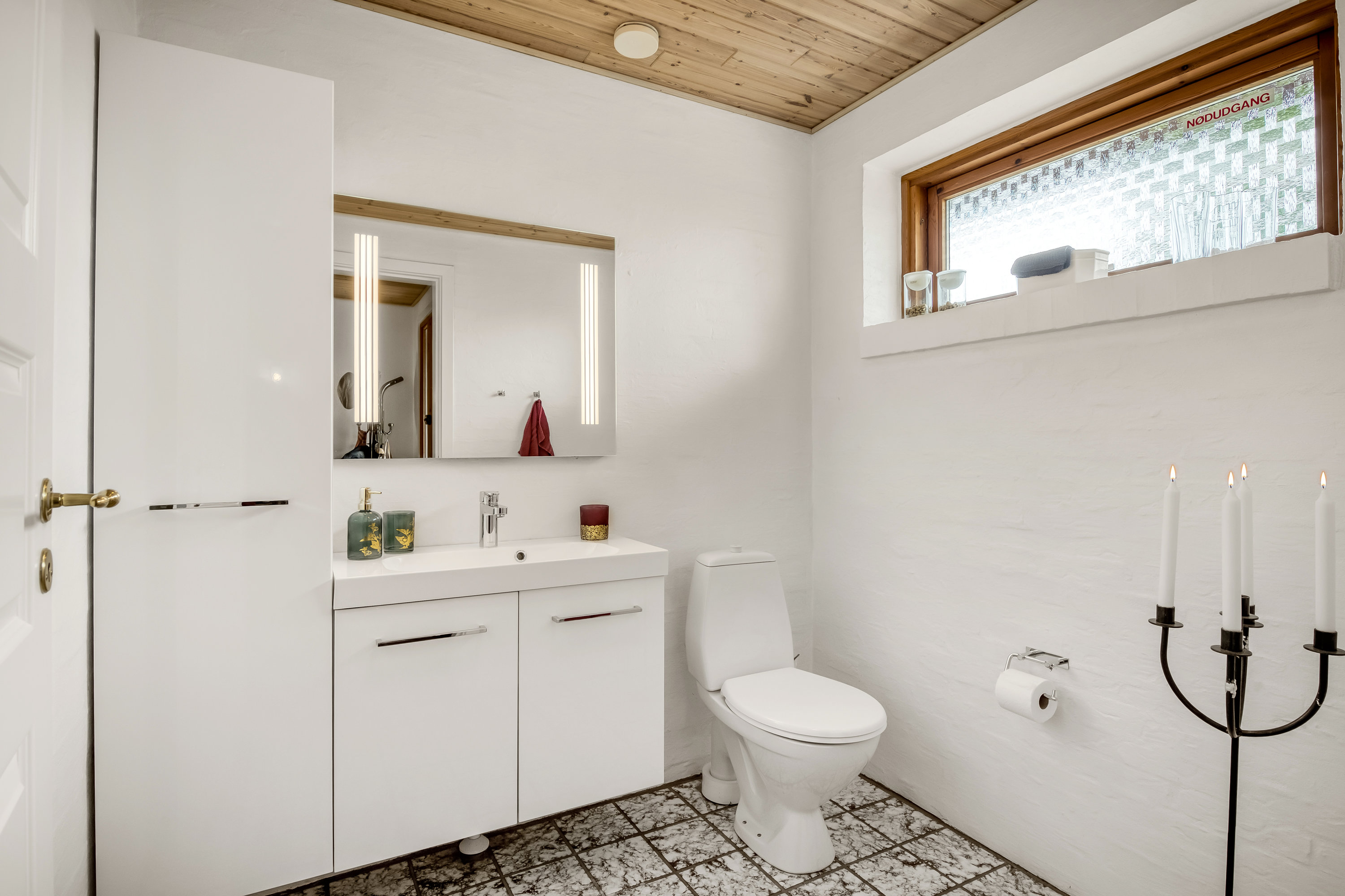 Fremhævet badeværelse billede i fuldskærmstilstand. Billede af Laugsvej 8, 6270 Tønder