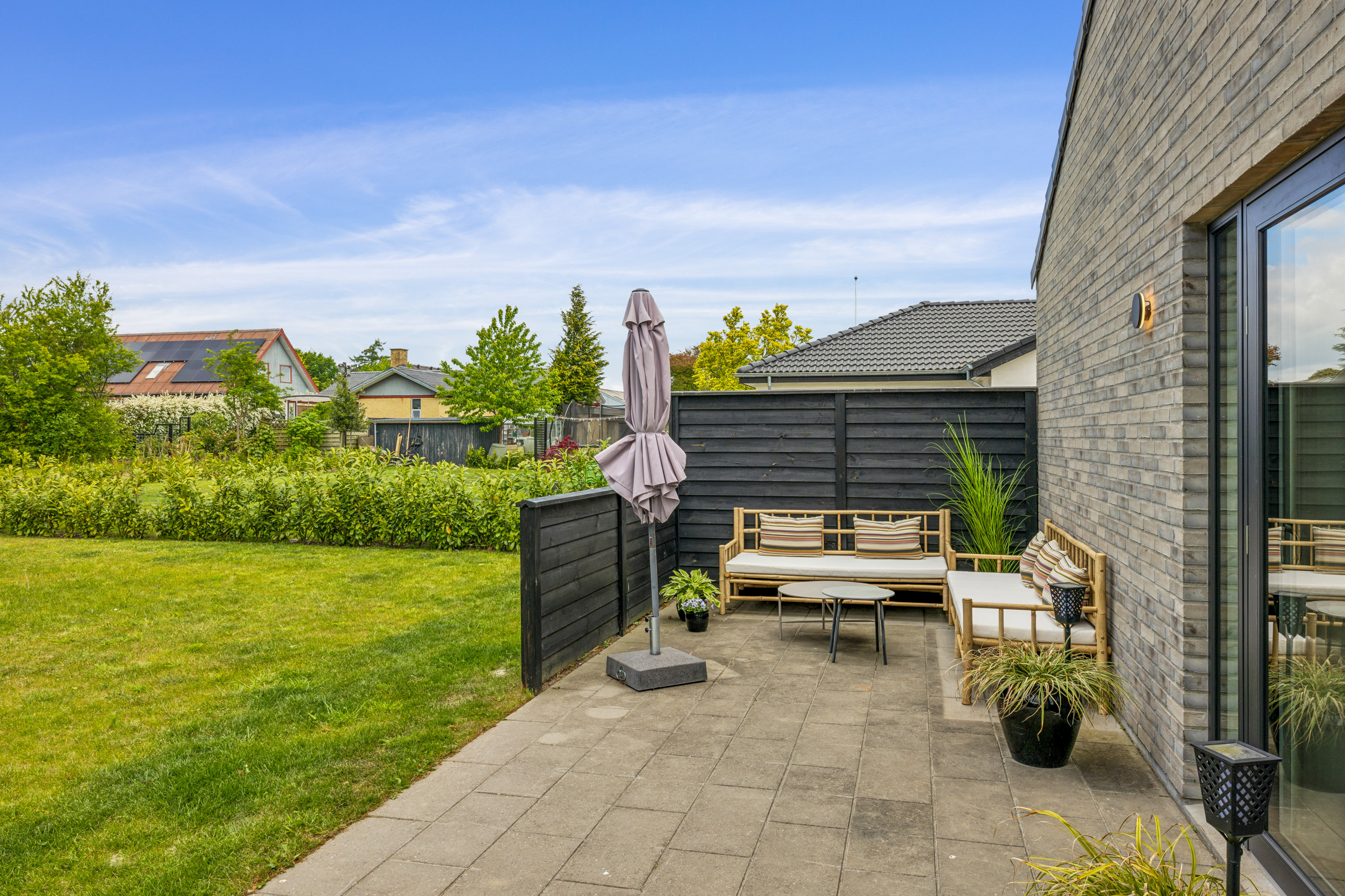 Fremhævet terrasse billede i fuldskærmstilstand. Billede af Kastanievej 10, 8550 Ryomgård