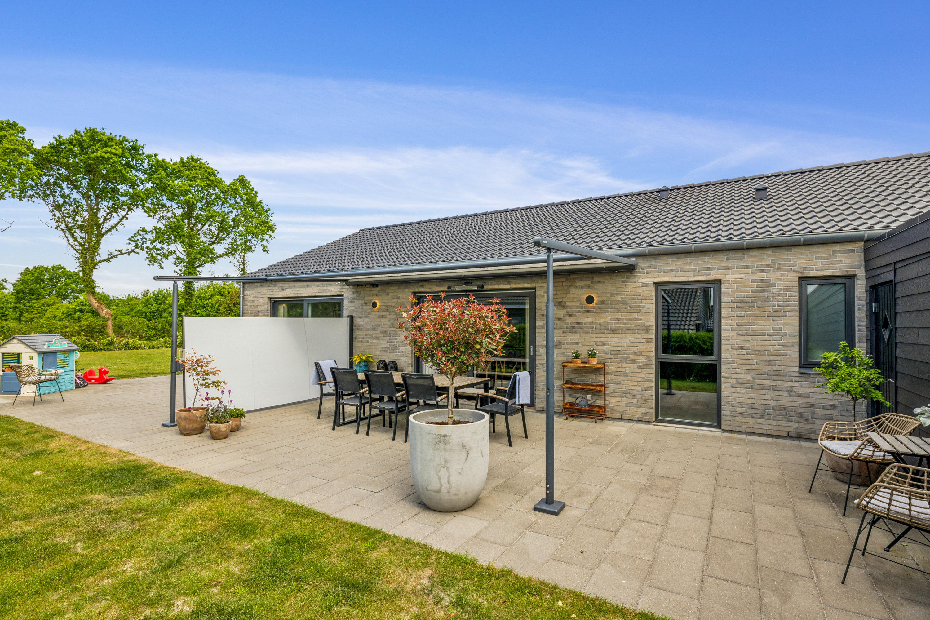 Fremhævet ejendom 1 billede i fuldskærmstilstand. Billede af Kastanievej 10, 8550 Ryomgård