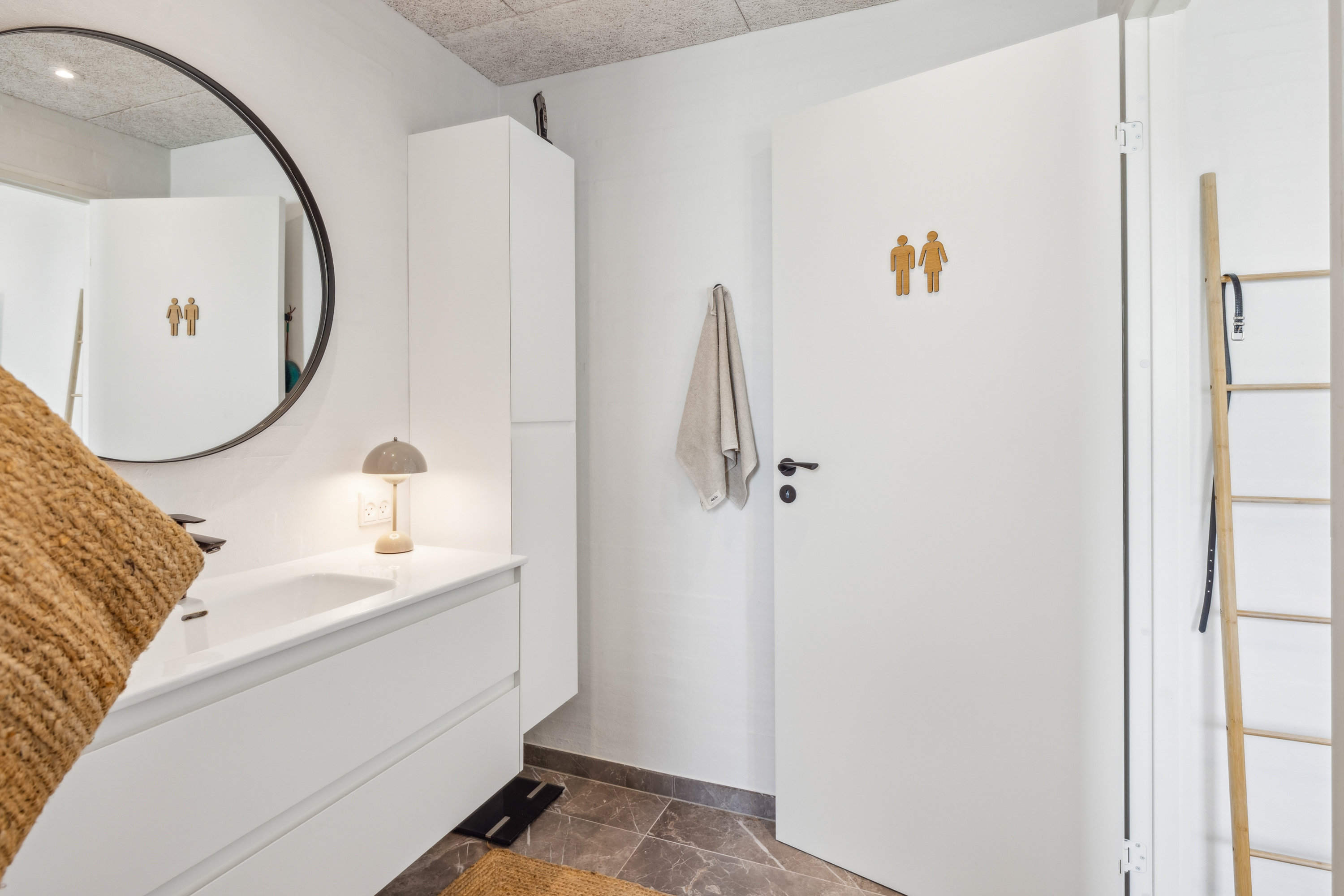 Fremhævet gang billede i fuldskærmstilstand. Billede af Kastanievej 10, 8550 Ryomgård