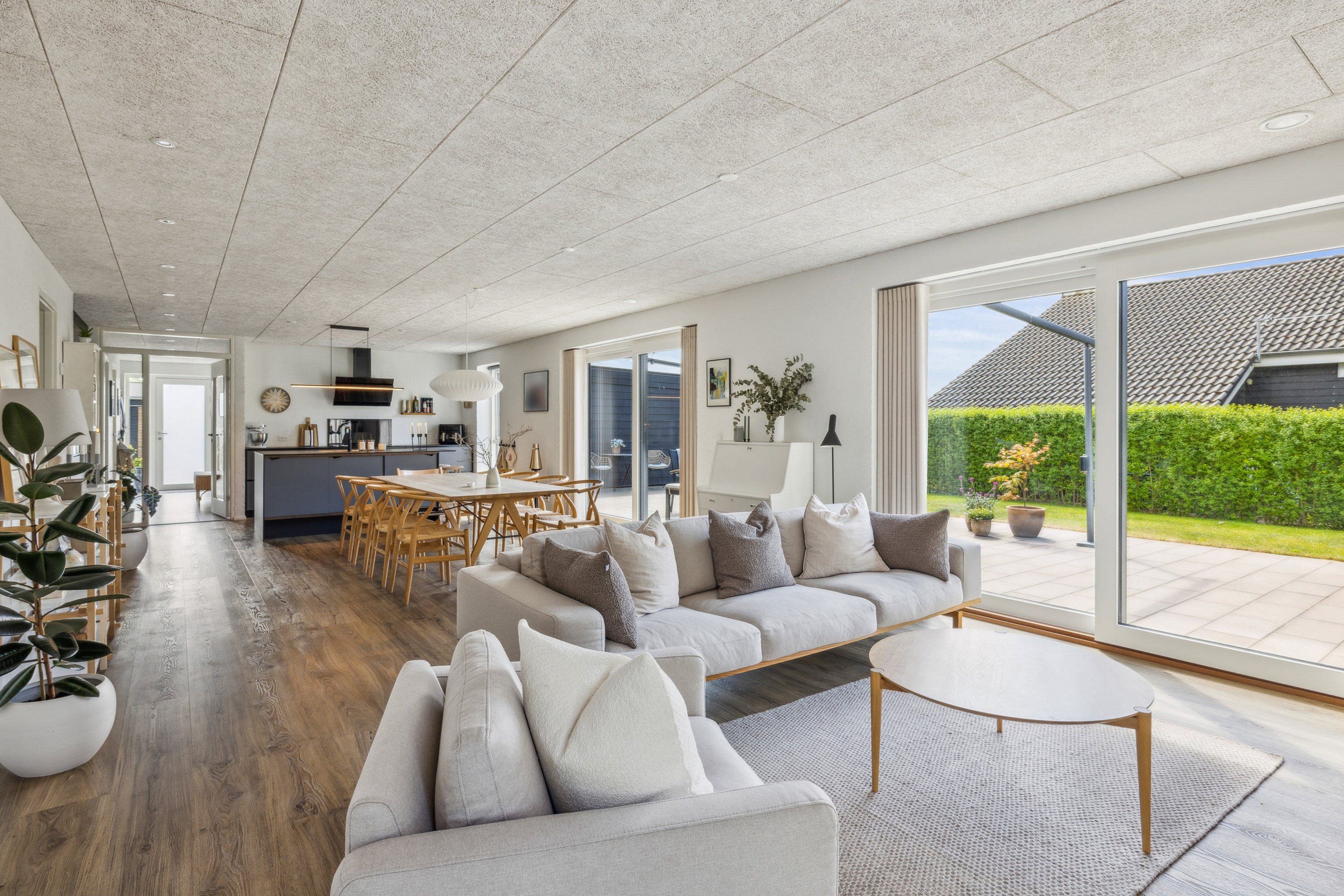 Fremhævet stue billede i fuldskærmstilstand. Billede af Kastanievej 10, 8550 Ryomgård