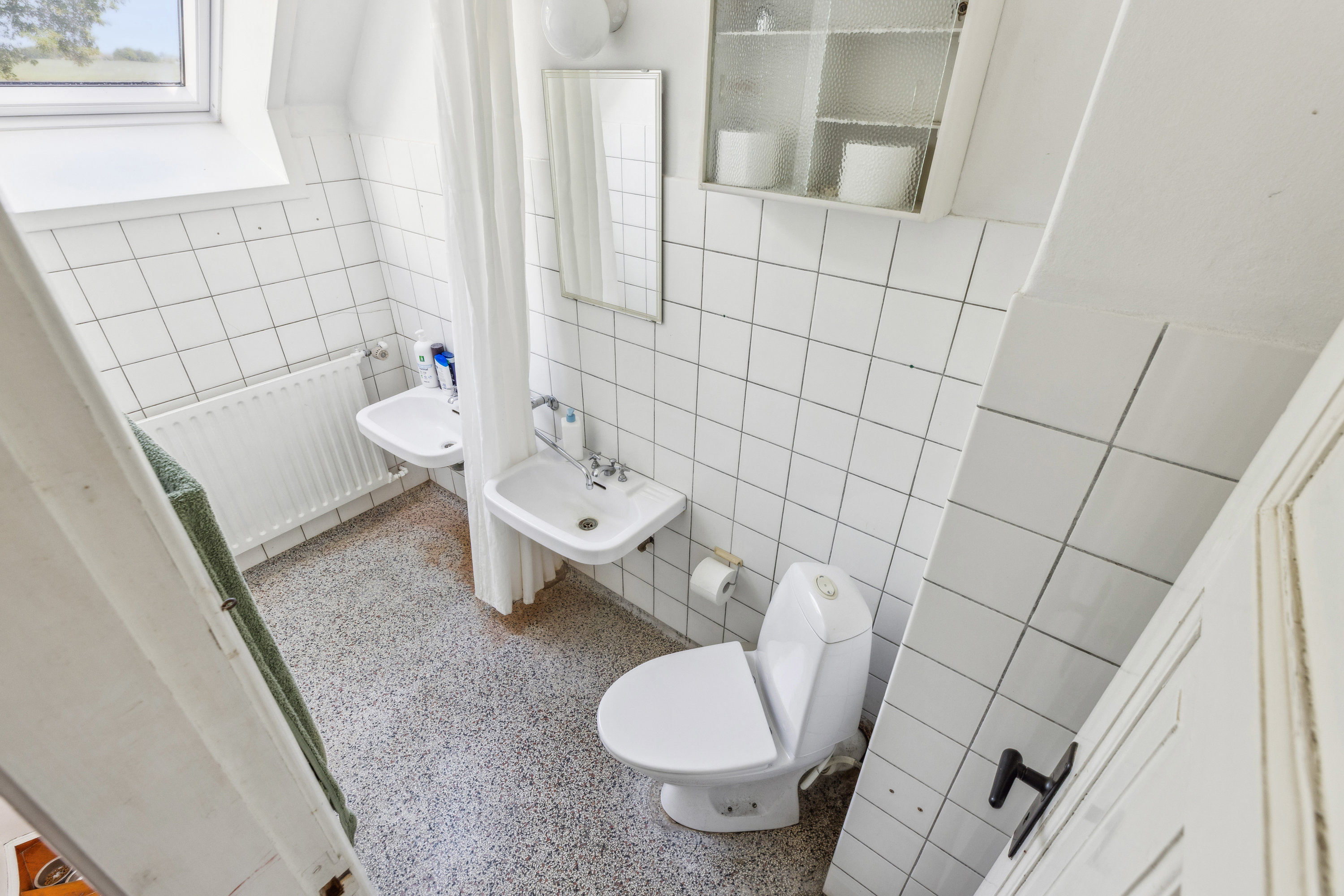 Fremhævet badeværelse billede i fuldskærmstilstand. Billede af Nydamvej 15, Øster Sottrup, 6400 Sønderborg