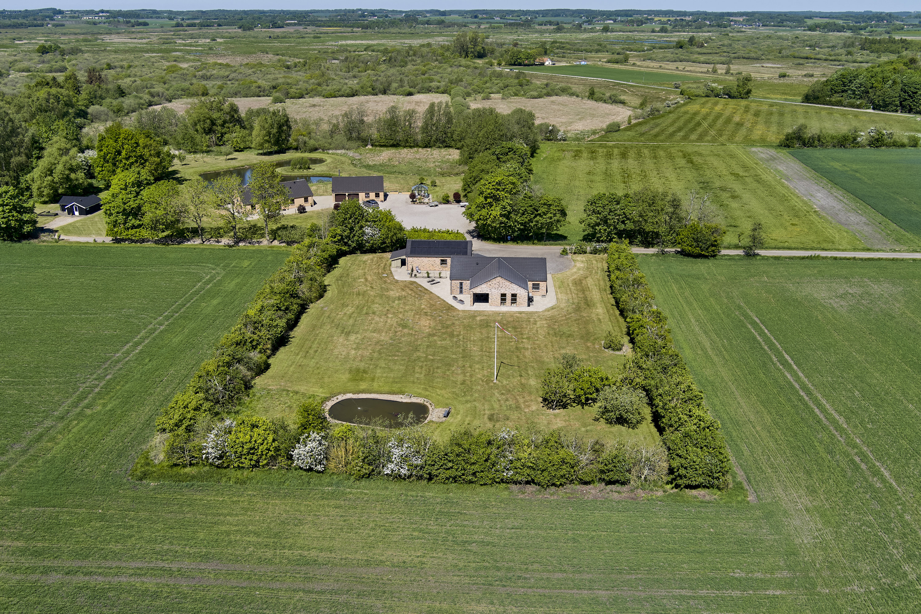 Fremhævet  billede i fuldskærmstilstand. Billede af Kærvejen 47, 7171 Uldum