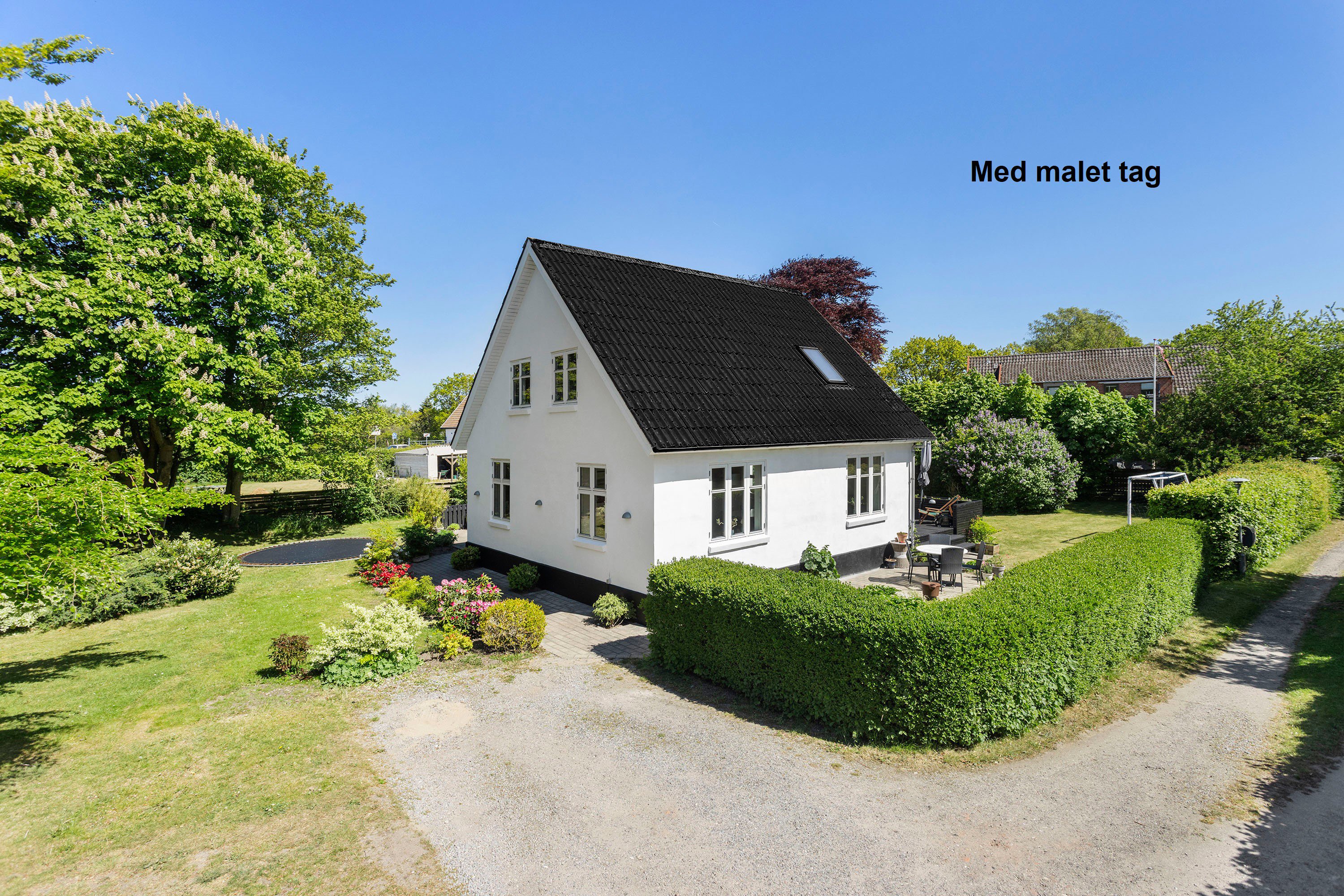 Fremhævet facade billede i fuldskærmstilstand. Billede af Meldahlsvej 2A, 9300 Sæby