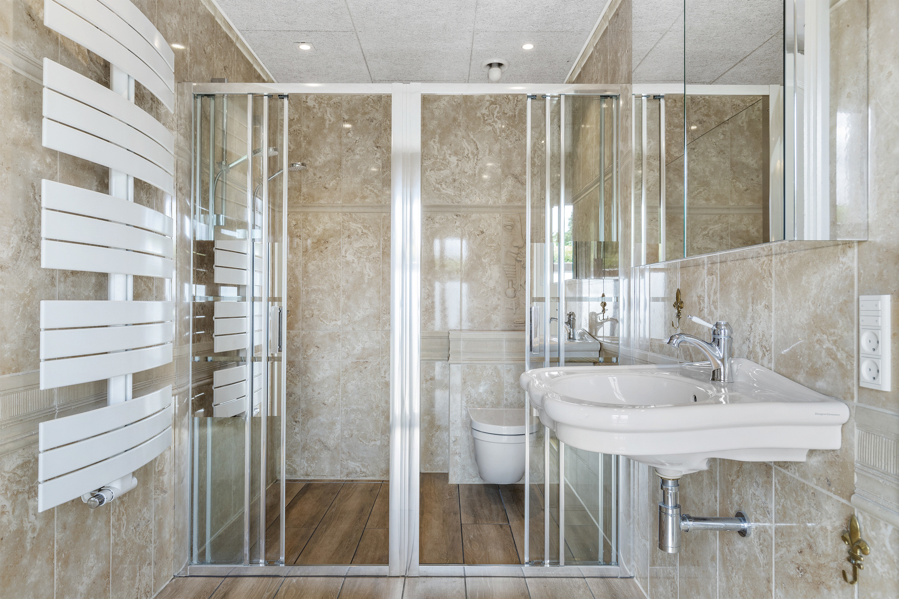 Fremhævet badeværelse billede i fuldskærmstilstand. Billede af Gunderstedvej 3, 9600 Aars