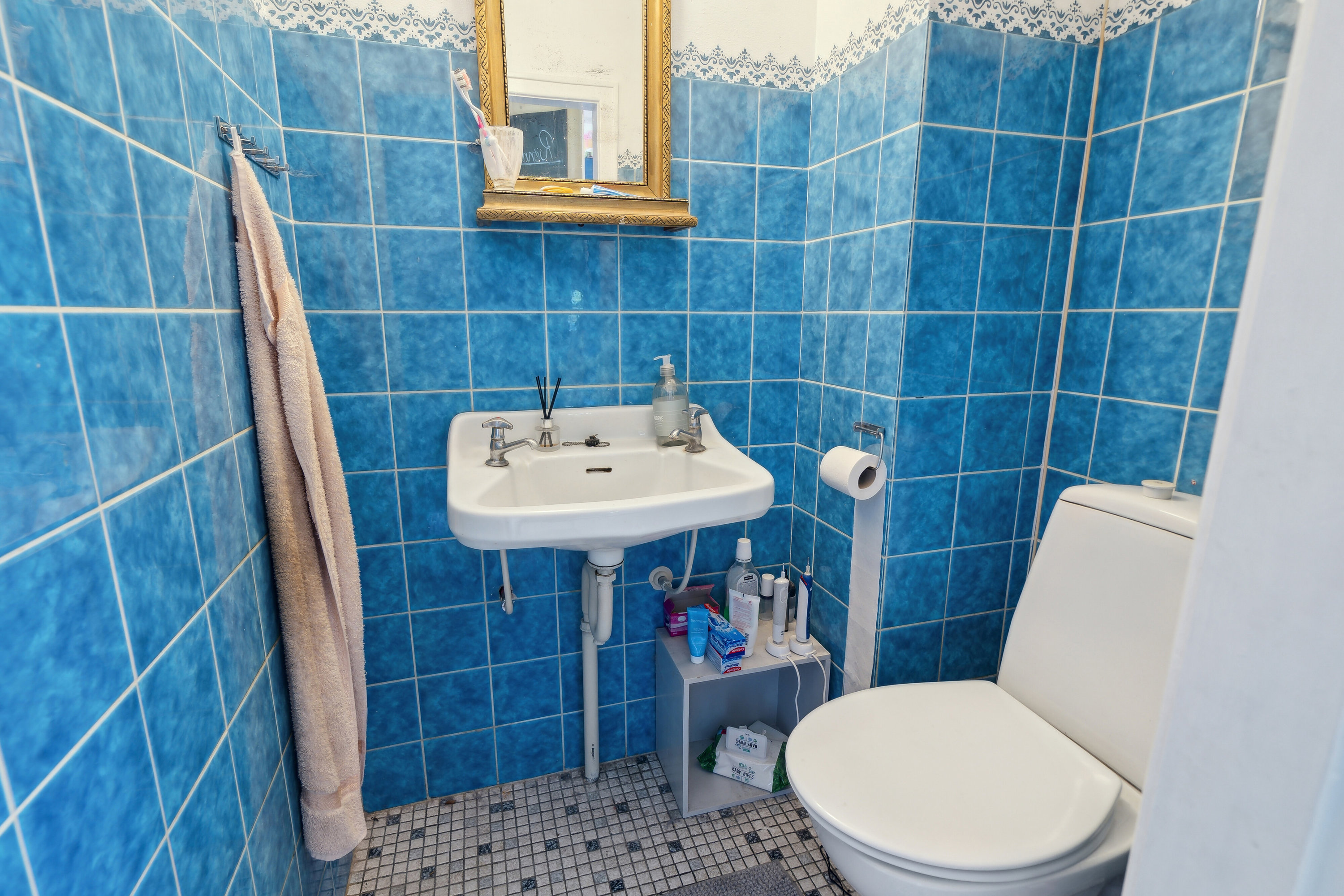 Fremhævet toilet billede i fuldskærmstilstand. Billede af Ringevej 50, Nr Nærå, 5450 Otterup